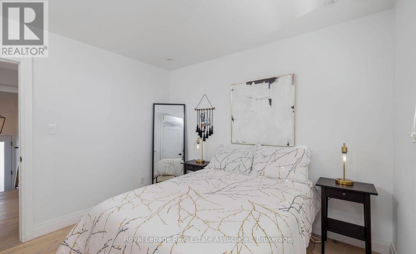 1898 Barsuda Drive, Mississauga, Ontario  L5J 1V5 - Photo 19 - W12951856