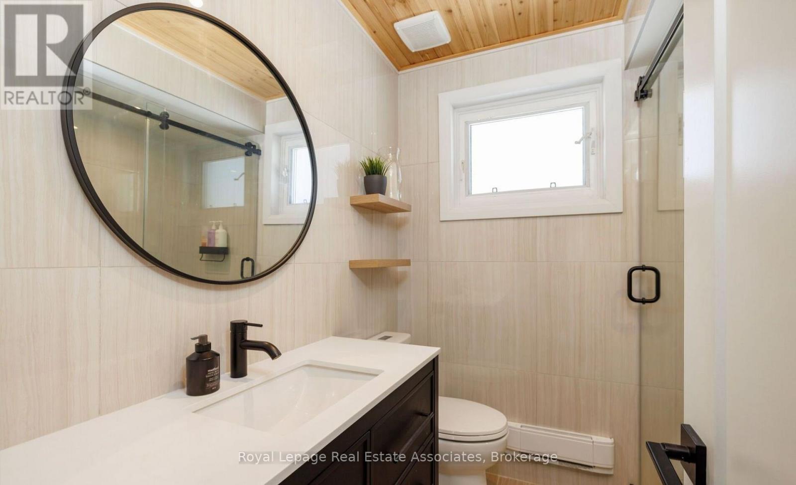 1898 Barsuda Drive, Mississauga, Ontario  L5J 1V5 - Photo 22 - W12951856