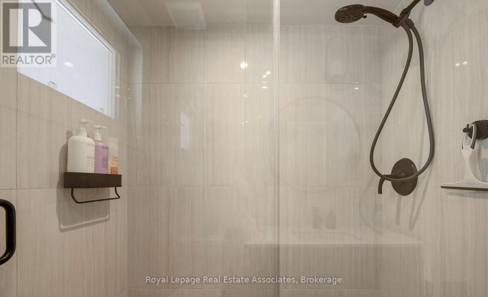 1898 Barsuda Drive, Mississauga, Ontario  L5J 1V5 - Photo 24 - W12951856