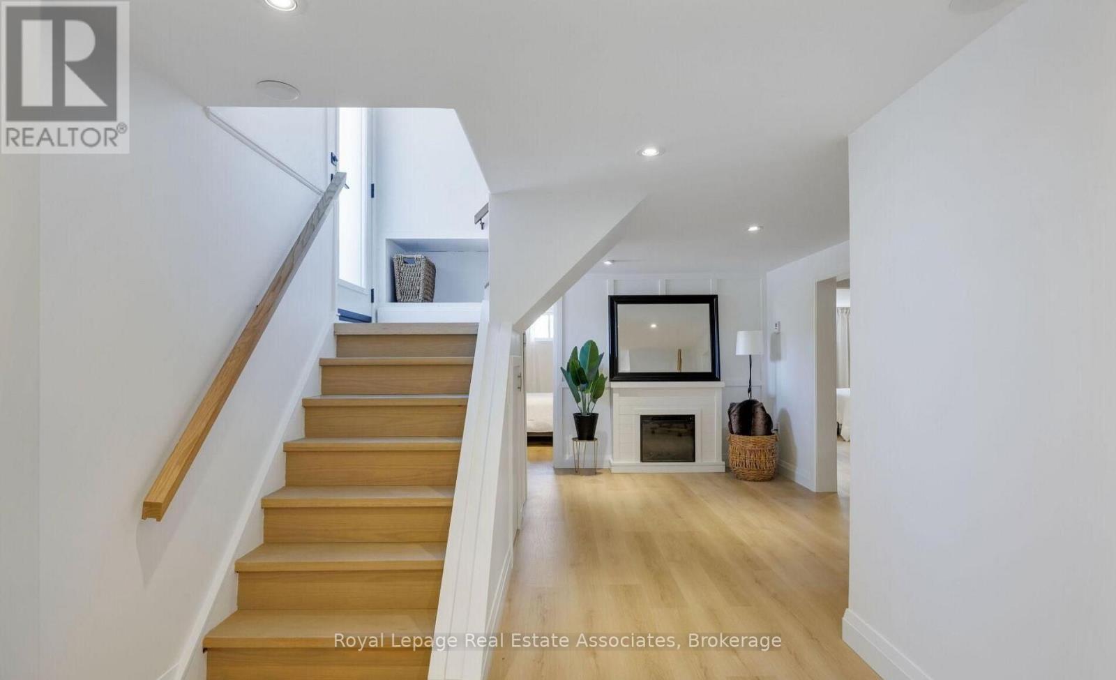 1898 Barsuda Drive, Mississauga, Ontario  L5J 1V5 - Photo 27 - W12951856