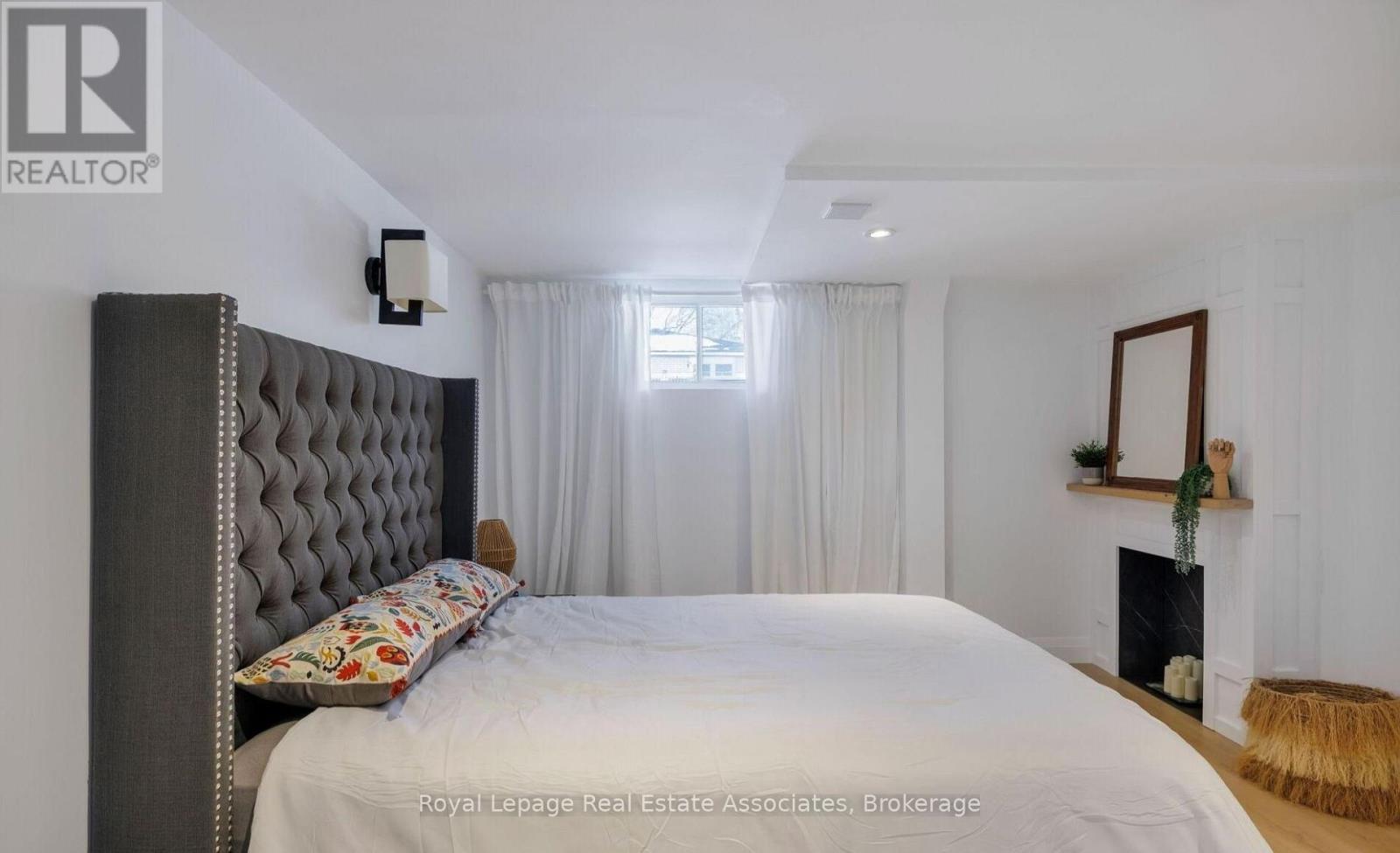 1898 Barsuda Drive, Mississauga, Ontario  L5J 1V5 - Photo 34 - W12951856