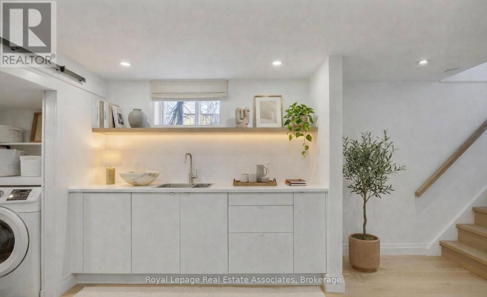 1898 Barsuda Drive, Mississauga, Ontario  L5J 1V5 - Photo 38 - W12951856