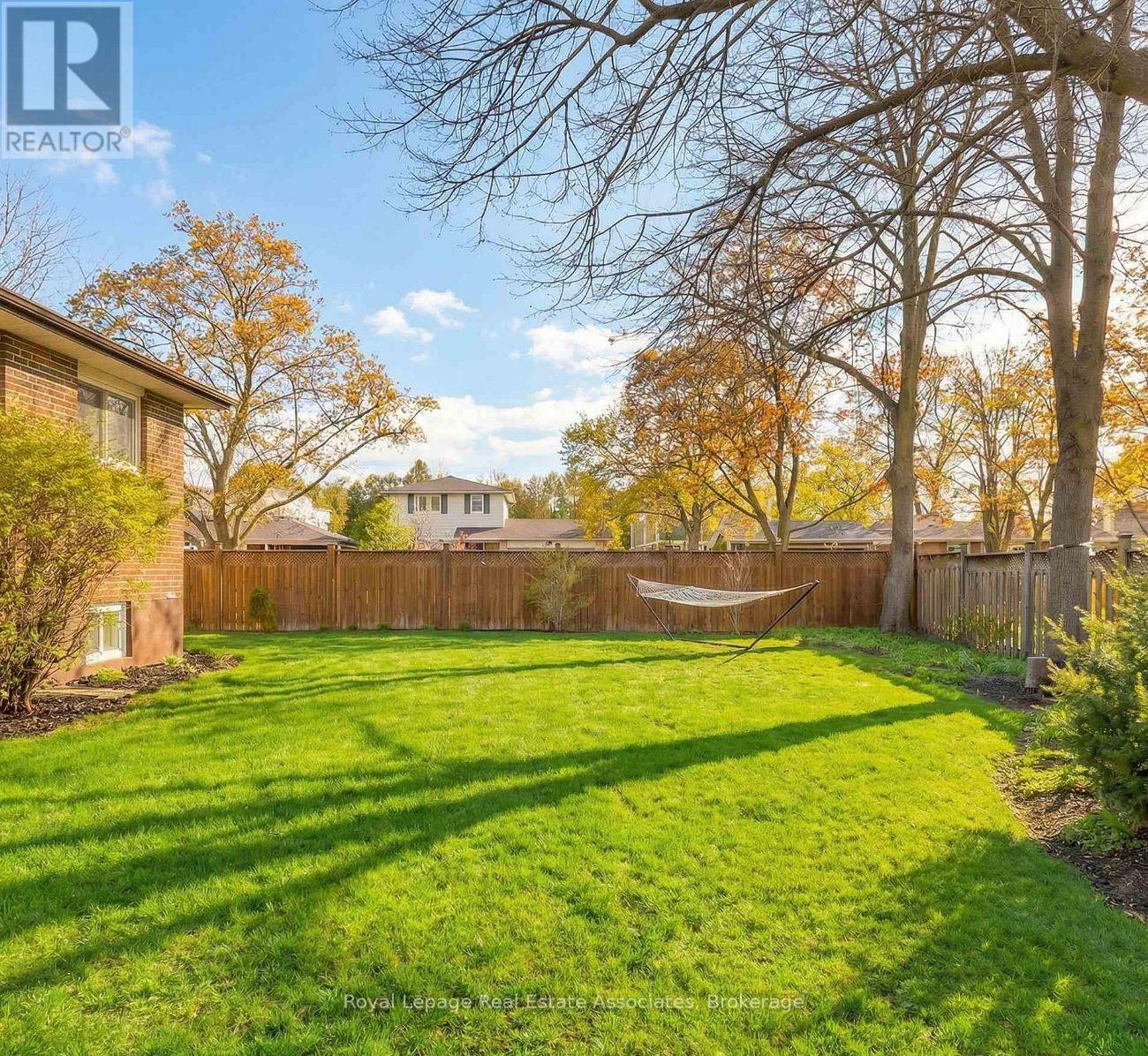 1898 Barsuda Drive, Mississauga, Ontario  L5J 1V5 - Photo 41 - W12951856