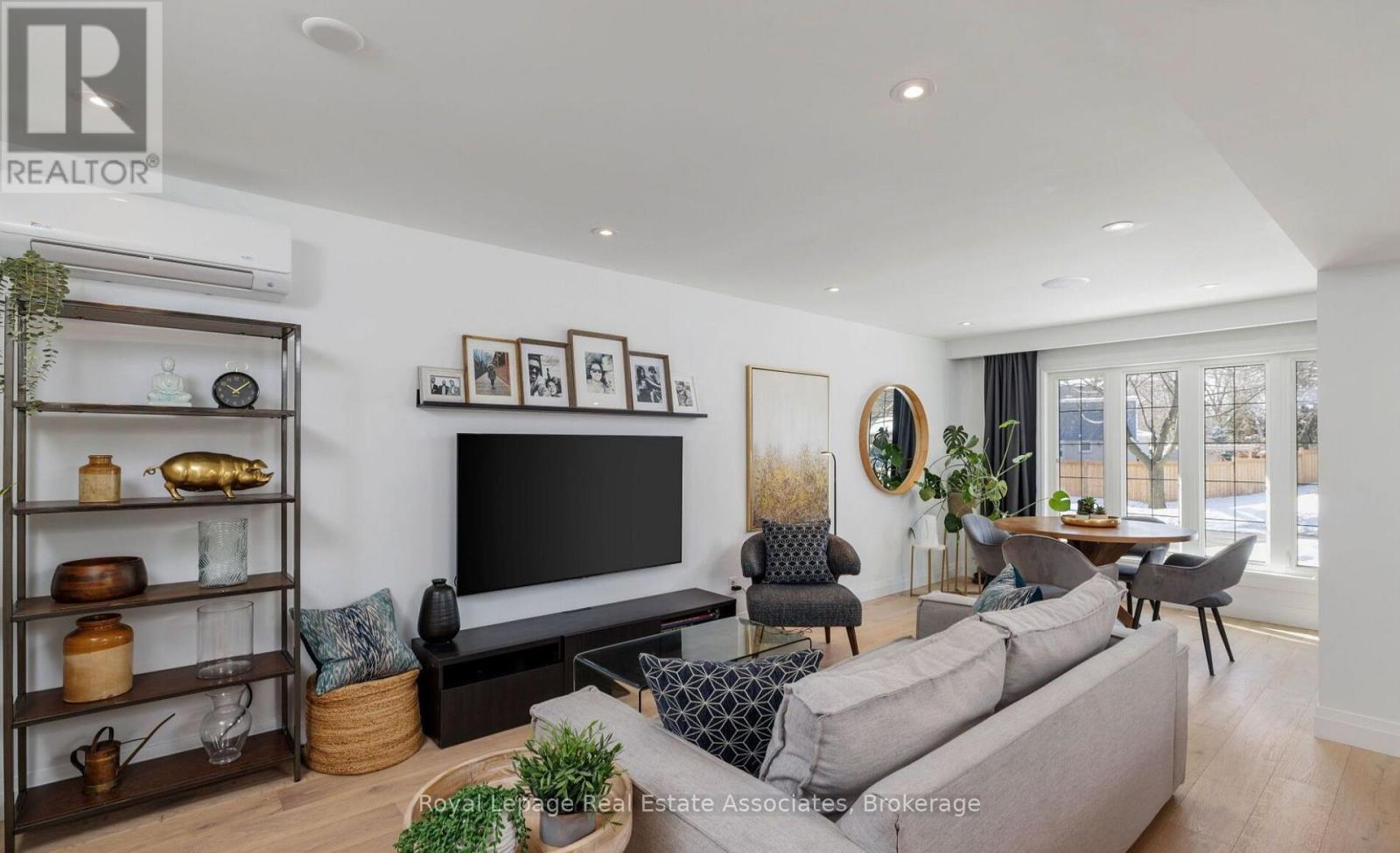 1898 Barsuda Drive, Mississauga, Ontario  L5J 1V5 - Photo 8 - W12951856