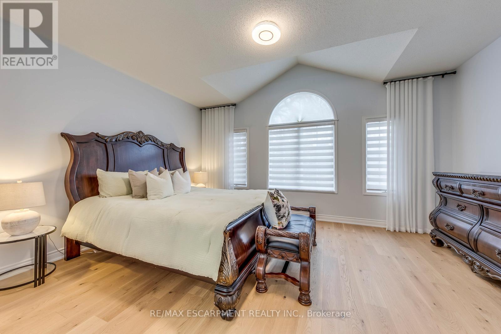 4366 Latimer Crescent, Burlington, Ontario  L7M 4R2 - Photo 22 - W12951882