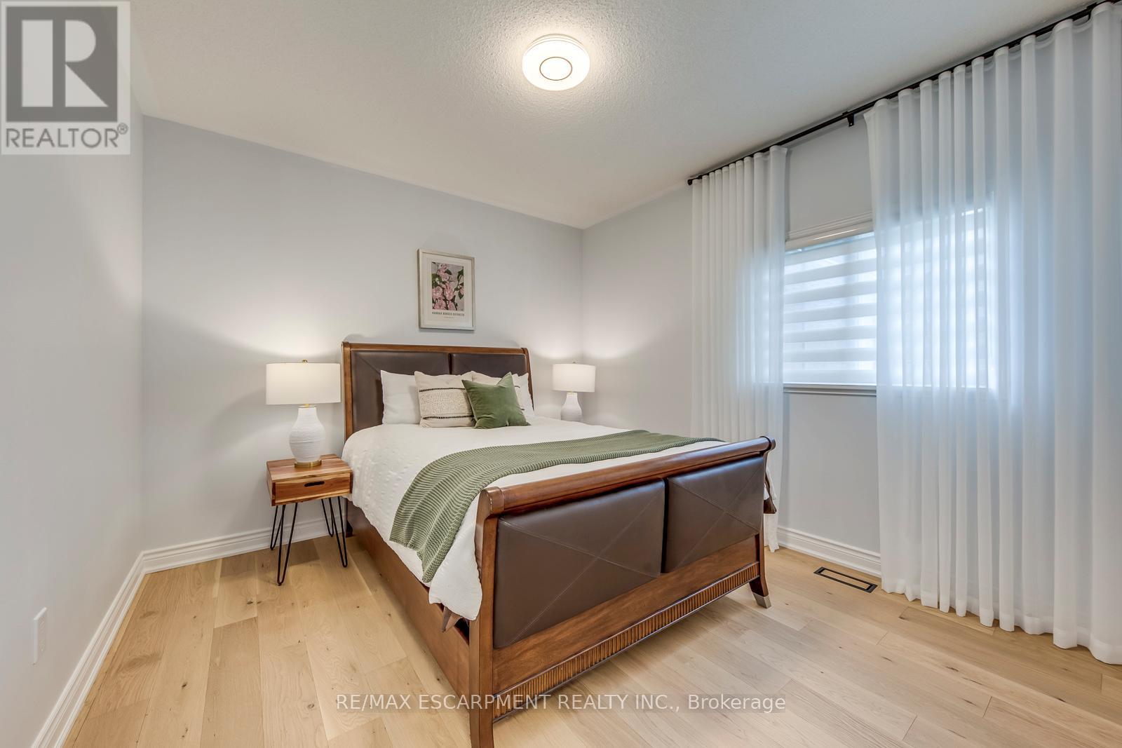 4366 Latimer Crescent, Burlington, Ontario  L7M 4R2 - Photo 30 - W12951882