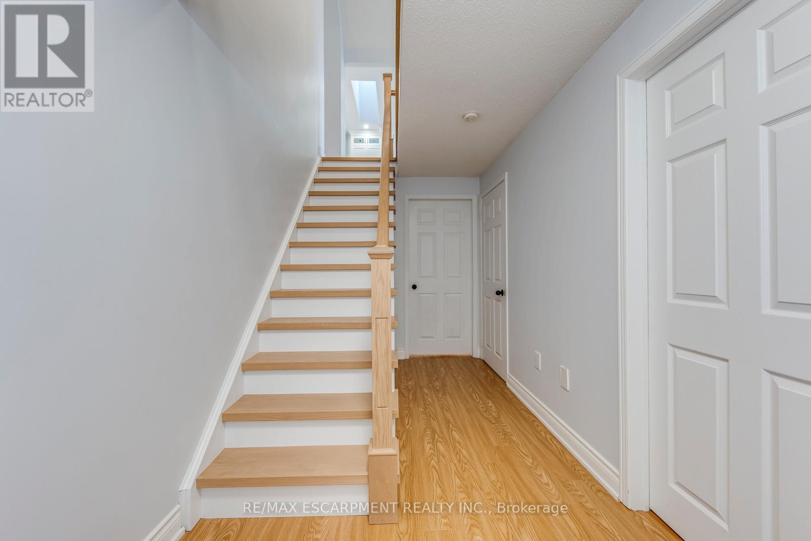 4366 Latimer Crescent, Burlington, Ontario  L7M 4R2 - Photo 33 - W12951882