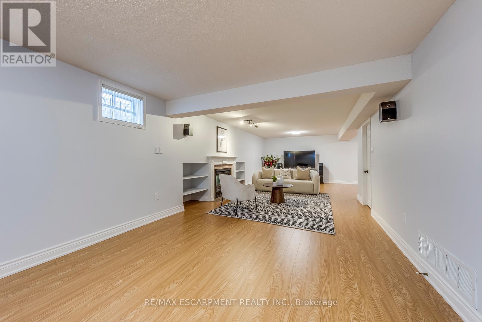 4366 Latimer Crescent, Burlington, Ontario  L7M 4R2 - Photo 34 - W12951882