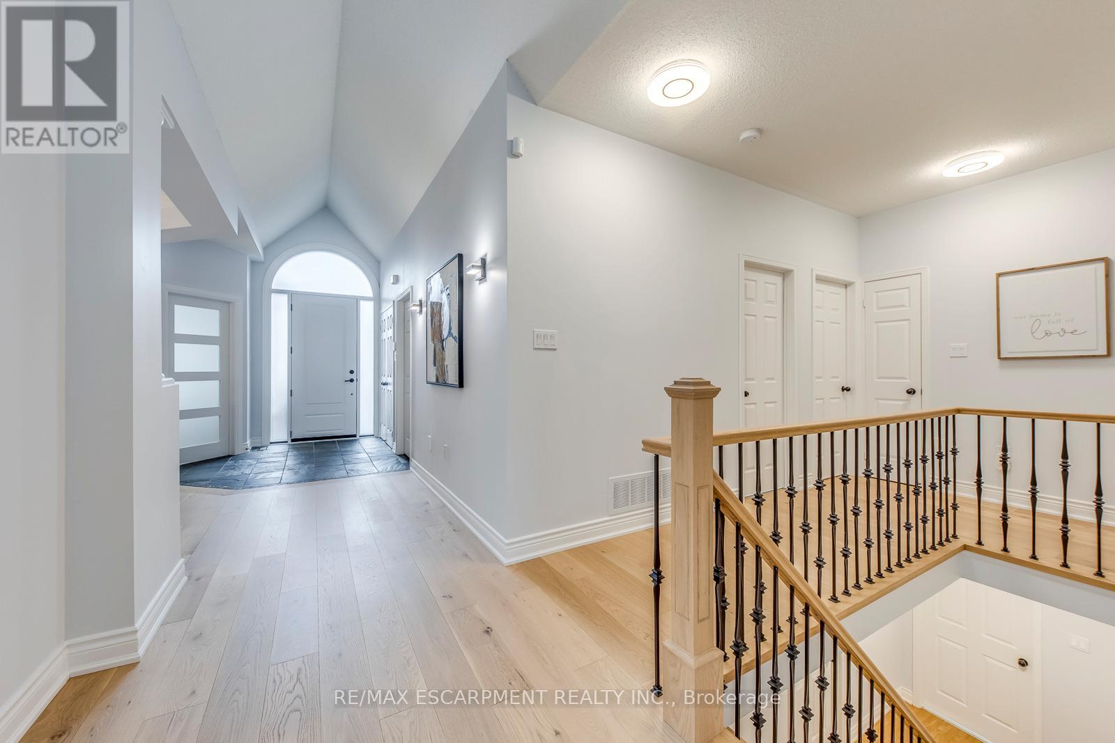 4366 Latimer Crescent, Burlington, Ontario  L7M 4R2 - Photo 8 - W12951882