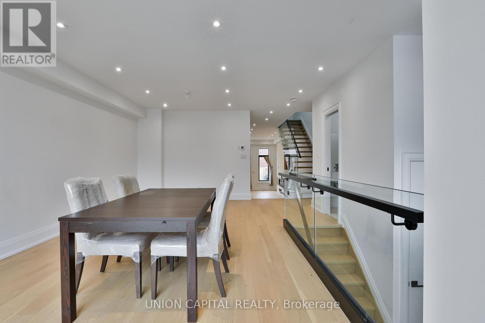 6 Milton Street, Toronto, Ontario  M8Y 2X5 - Photo 14 - W12951918