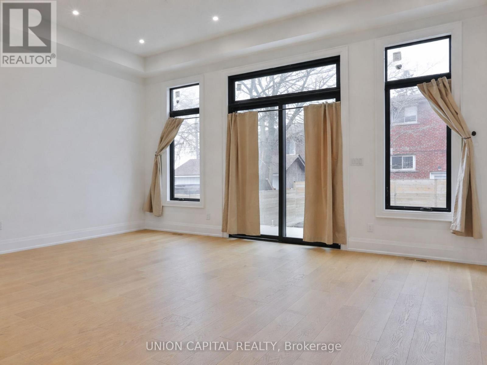 6 Milton Street, Toronto, Ontario  M8Y 2X5 - Photo 15 - W12951918