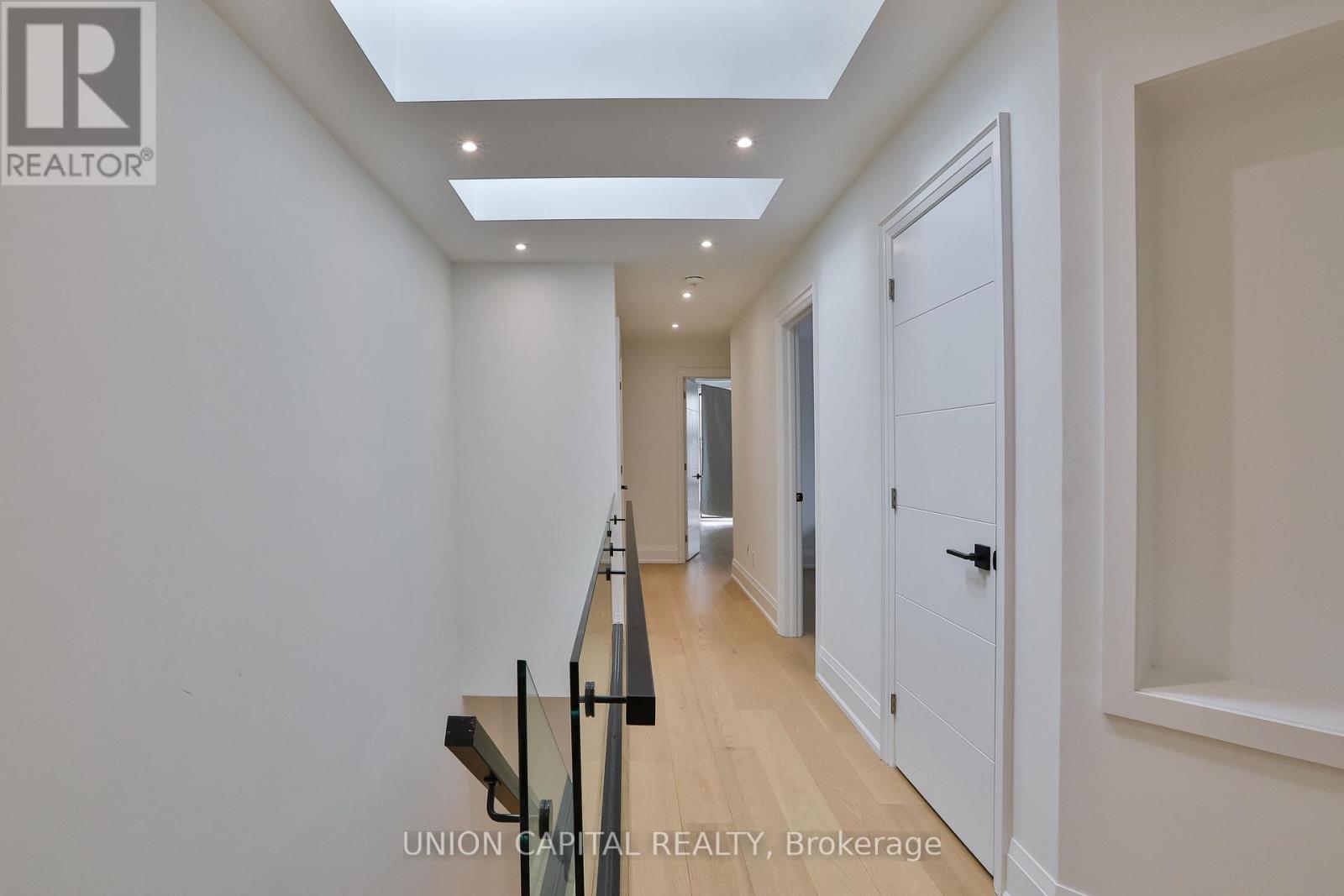 6 Milton Street, Toronto, Ontario  M8Y 2X5 - Photo 17 - W12951918