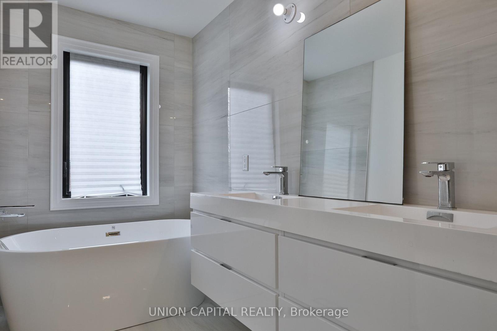 6 Milton Street, Toronto, Ontario  M8Y 2X5 - Photo 23 - W12951918