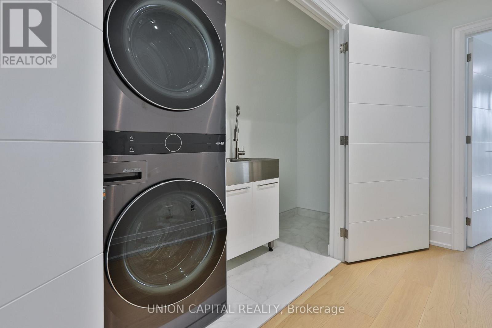 6 Milton Street, Toronto, Ontario  M8Y 2X5 - Photo 31 - W12951918