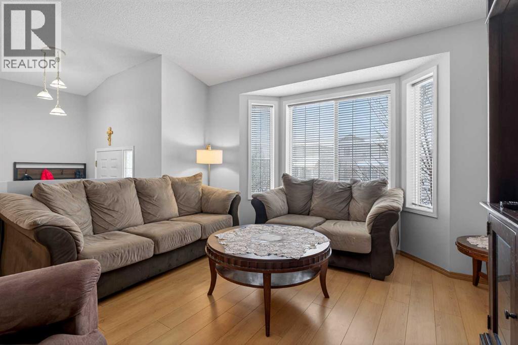 173 Martin Crossing Crescent NE, Calgary, Alberta  T3J 3T1 - Photo 8 - A2296291