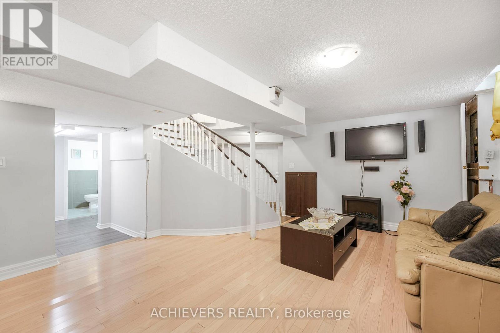 4024 Longo Circle E, Mississauga, Ontario  L4T 4C7 - Photo 36 - W12773266