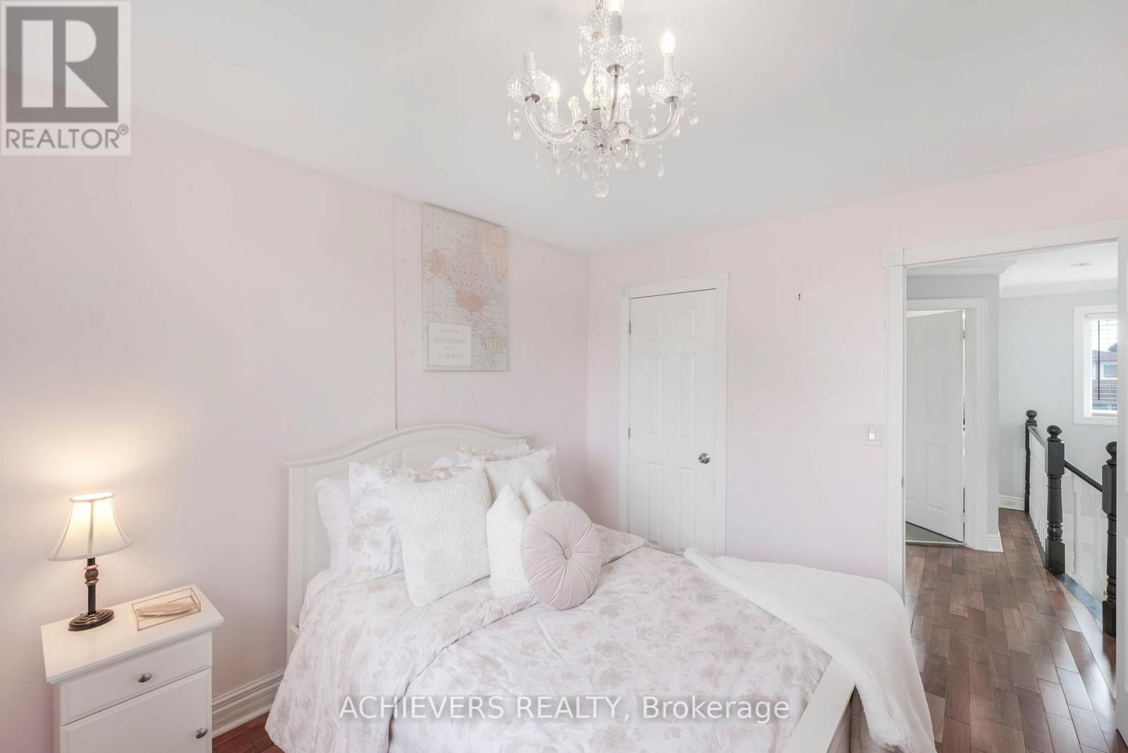 4024 Longo Circle E, Mississauga, Ontario  L4T 4C7 - Photo 30 - W12773266