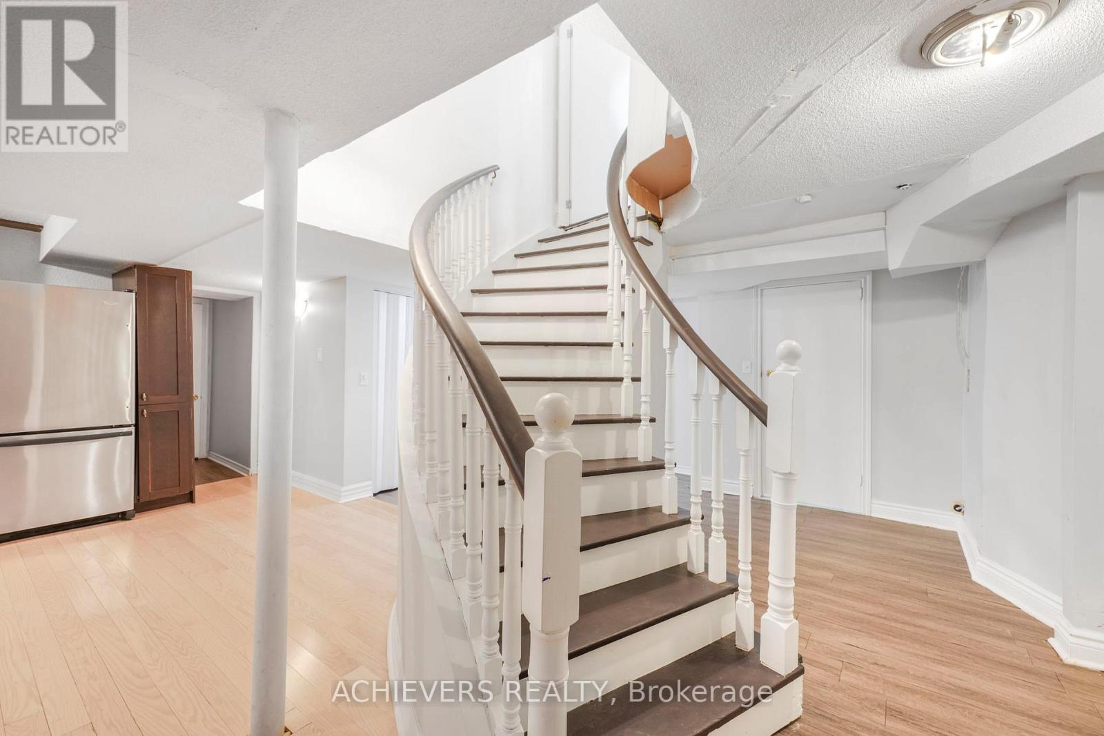 4024 Longo Circle E, Mississauga, Ontario  L4T 4C7 - Photo 33 - W12773266