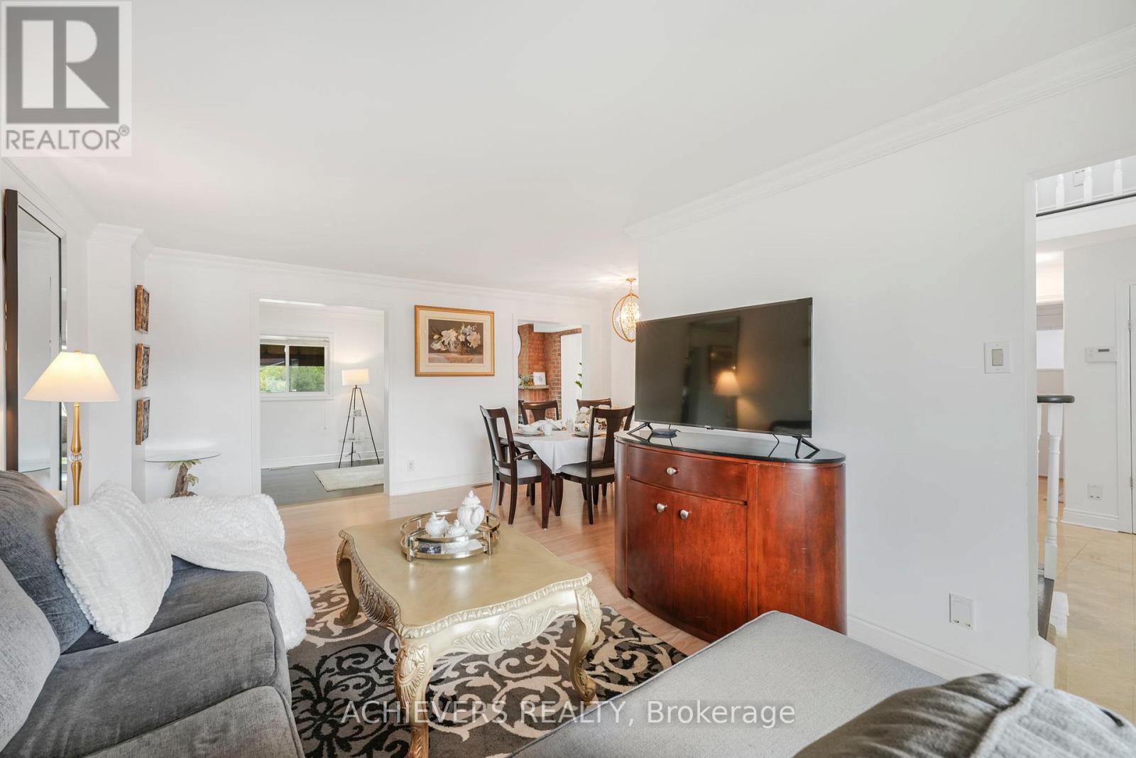 4024 Longo Circle E, Mississauga, Ontario  L4T 4C7 - Photo 6 - W12773266