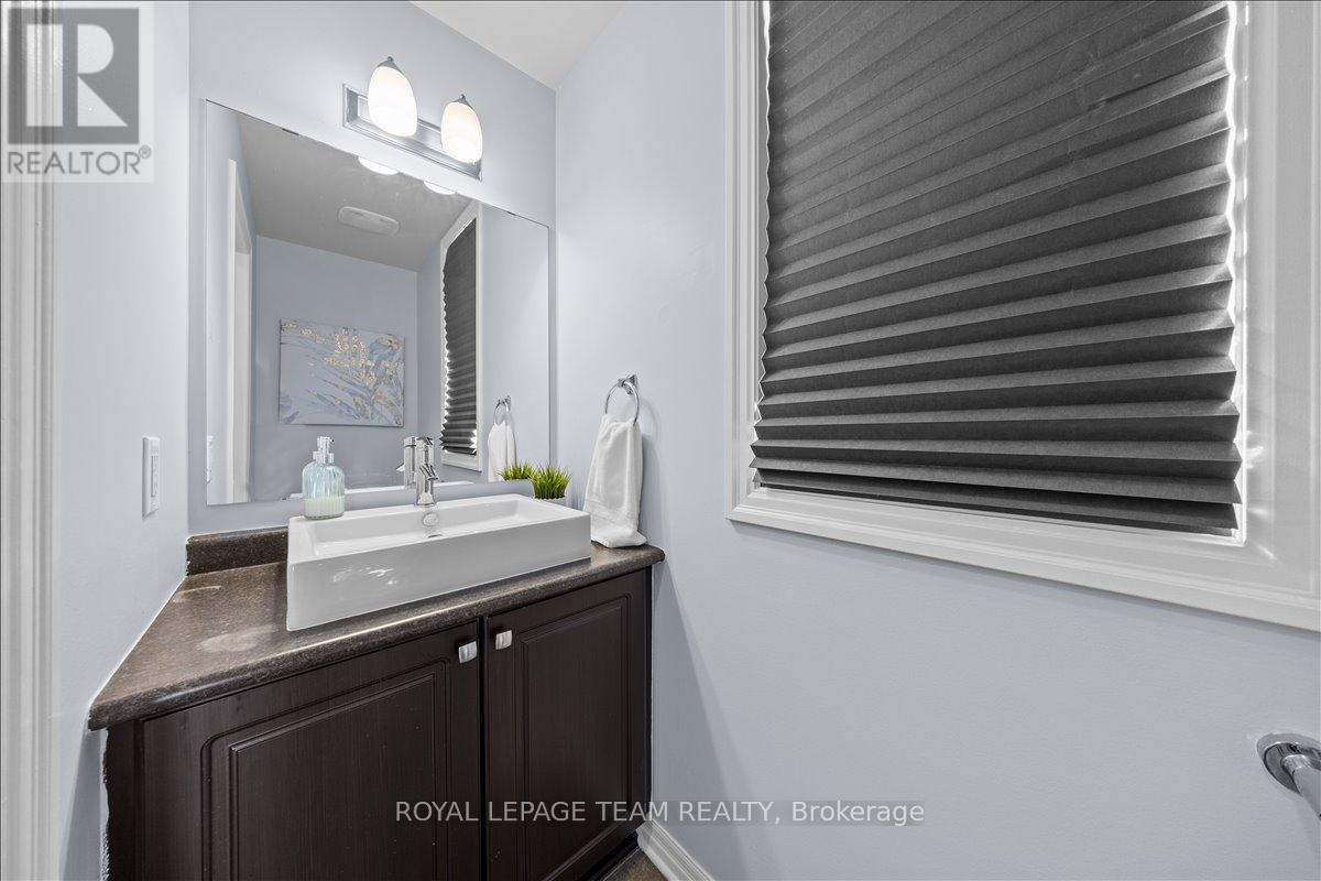 333 Tulum Crescent, Ottawa, Ontario  K2S 0V9 - Photo 4 - X12951950