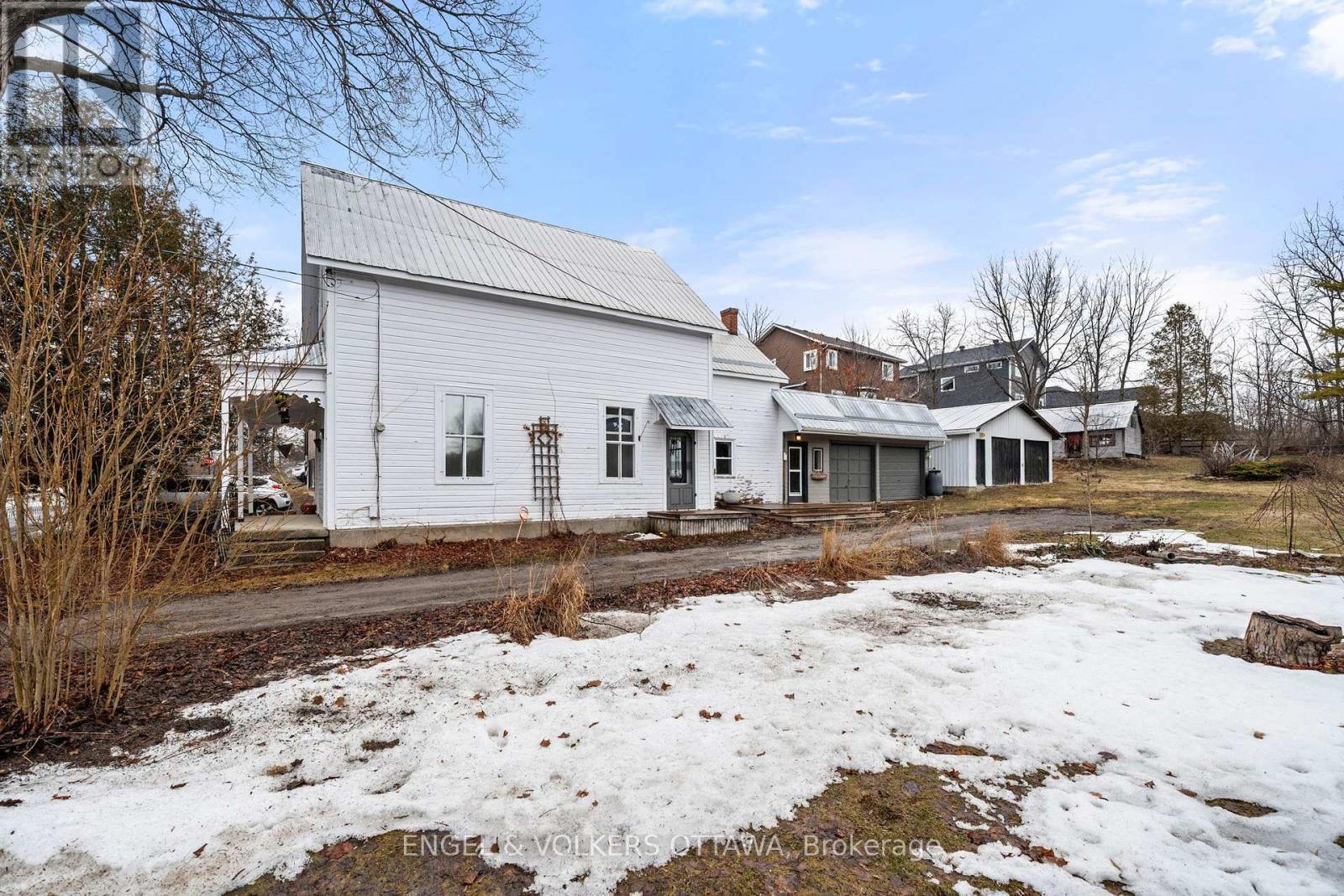 243 Mitcheson Street, Mississippi Mills, Ontario  K0A 1A0 - Photo 2 - X12951960