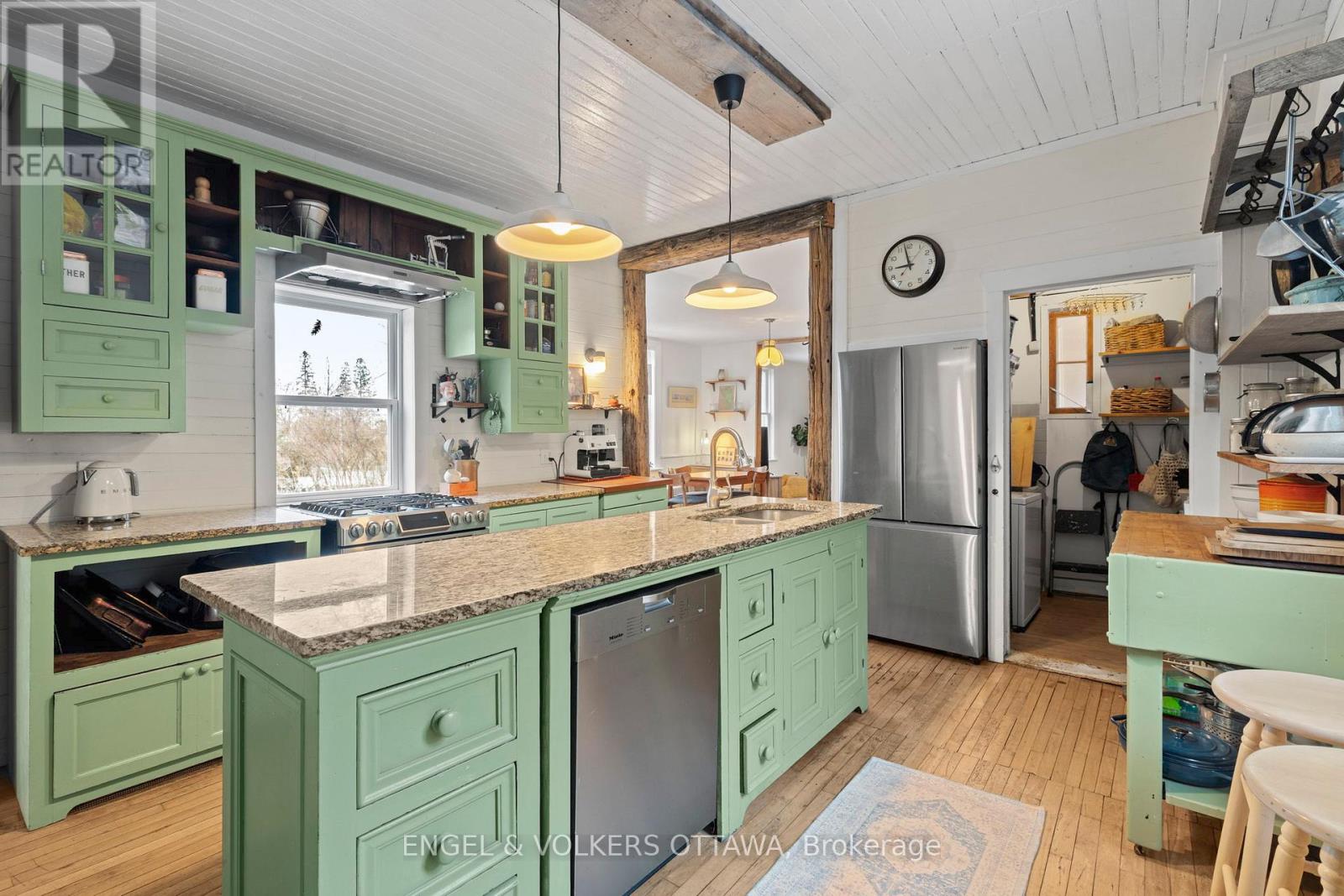 243 Mitcheson Street, Mississippi Mills, Ontario  K0A 1A0 - Photo 8 - X12951960