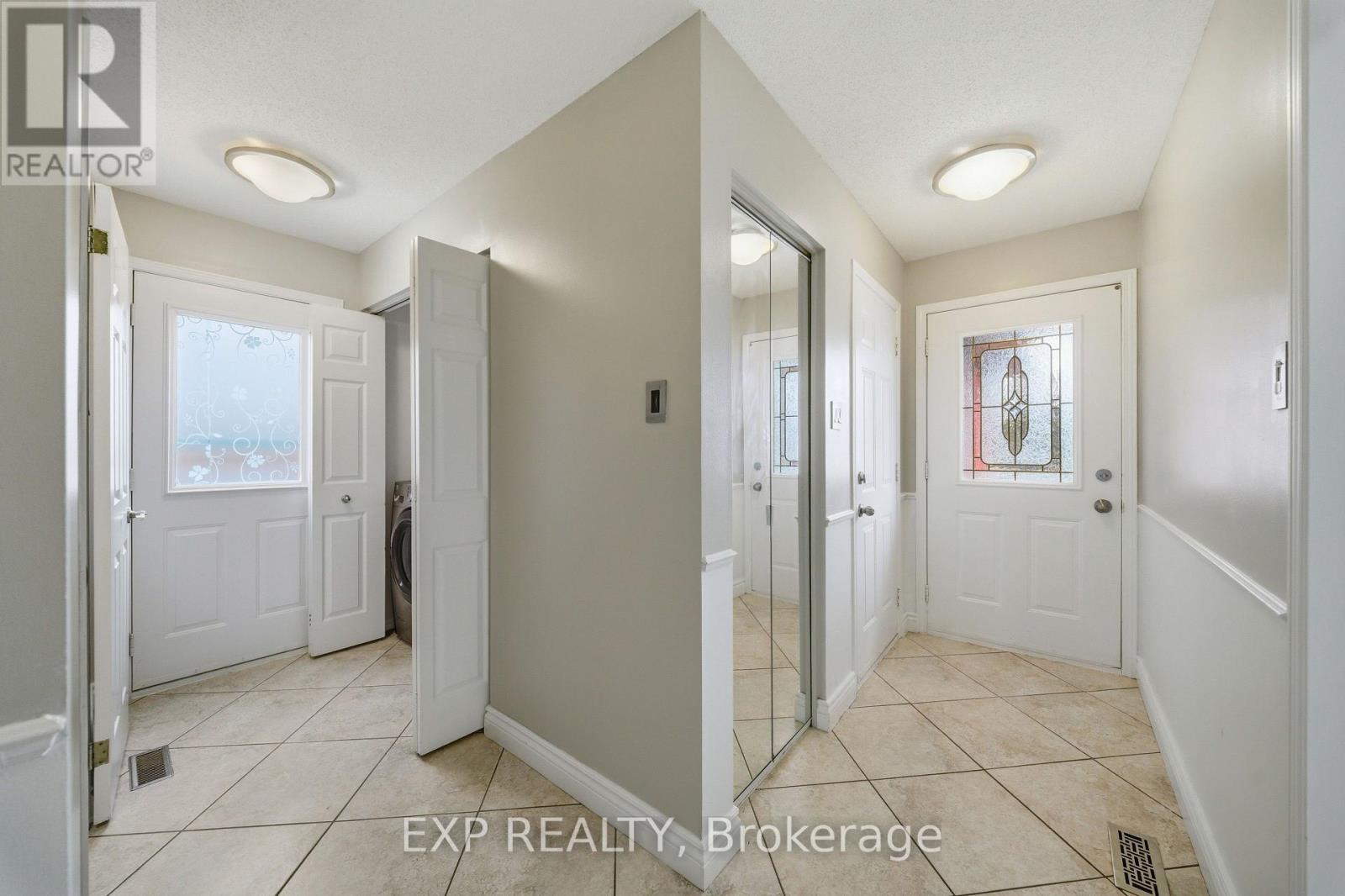 180 Equestrian Drive, Ottawa, Ontario  K2M 2B9 - Photo 8 - X12952060