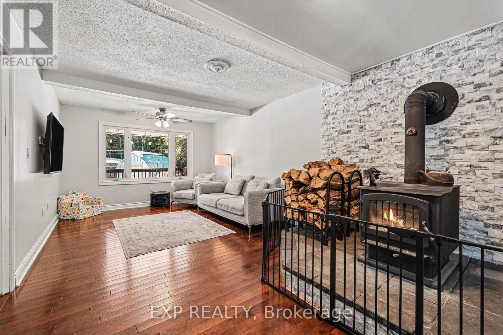 4250 511 Highway, Lanark Highlands, Ontario  K0G 1K0 - Photo 3 - X12952166