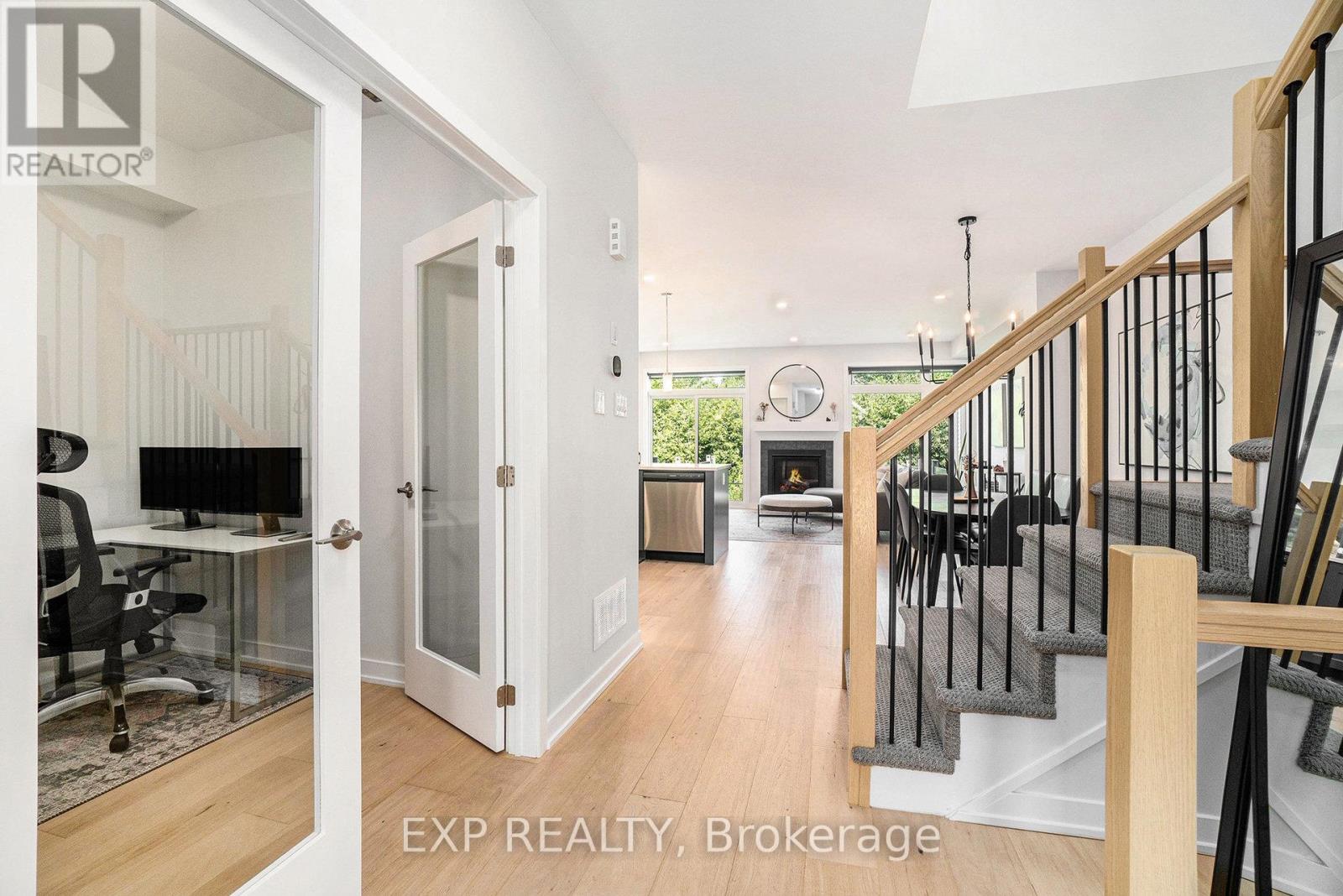 147 Wabikon Crescent, Ottawa, Ontario  K1X 0H8 - Photo 4 - X12952198