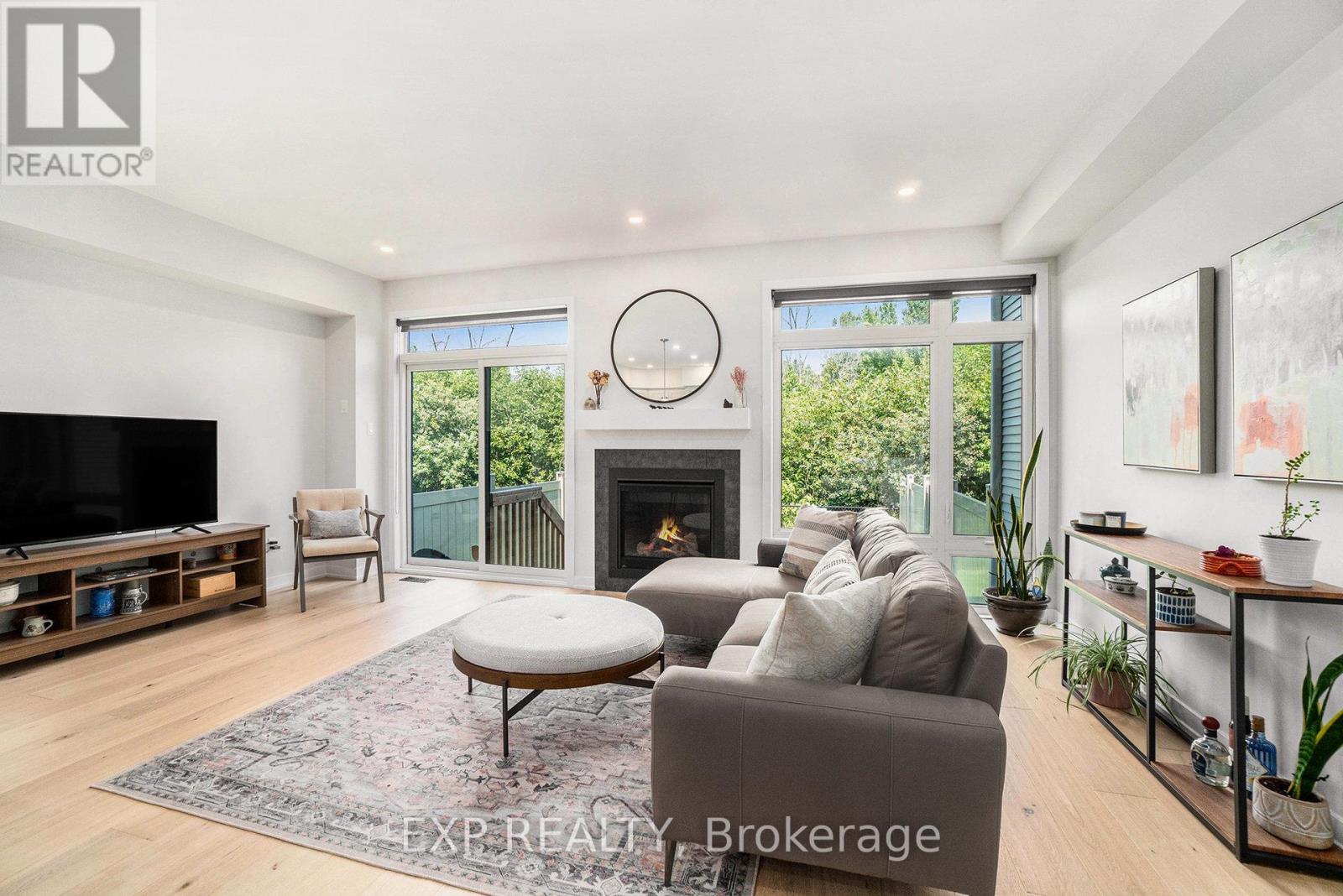 147 Wabikon Crescent, Ottawa, Ontario  K1X 0H8 - Photo 6 - X12952198