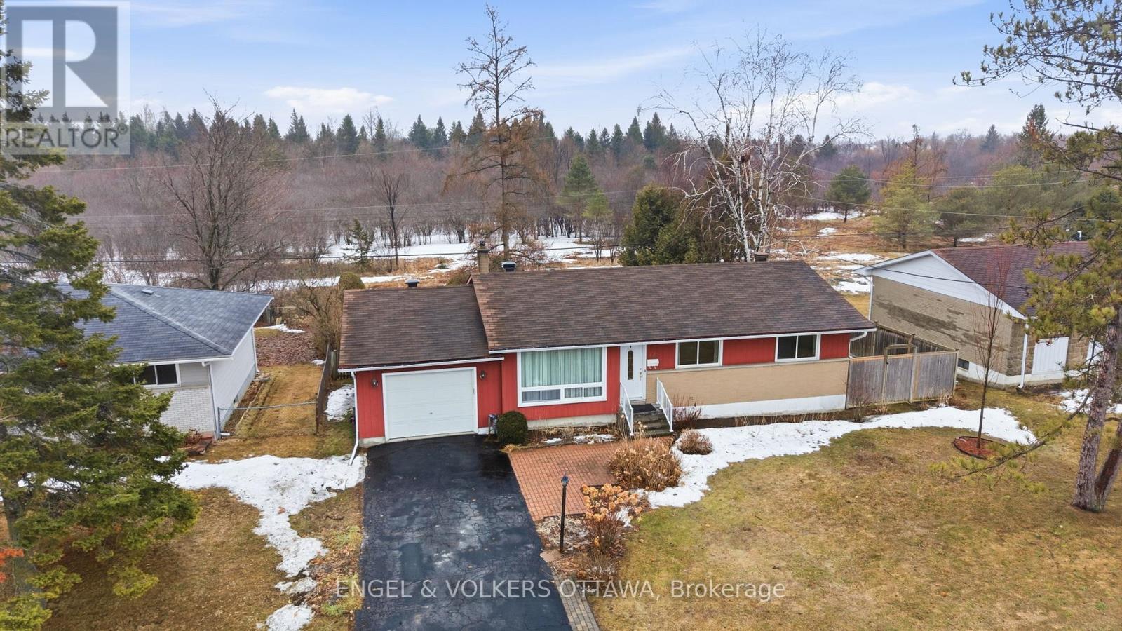 22 PARKSIDE CRESCENT, Ottawa, Ontario