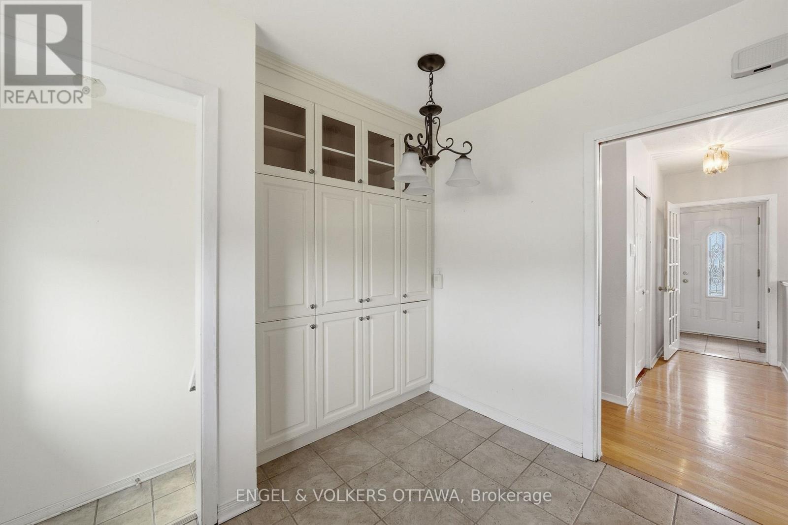 22 Parkside Crescent, Ottawa, Ontario  K2G 3B5 - Photo 10 - X12952202