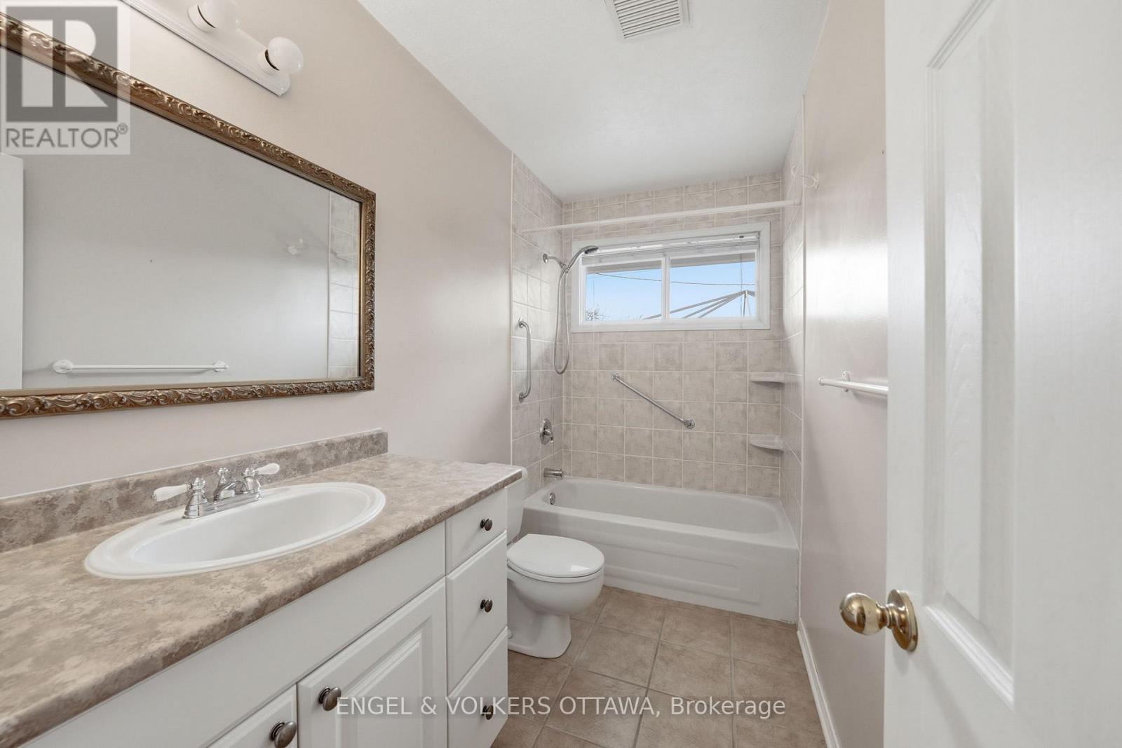 22 Parkside Crescent, Ottawa, Ontario  K2G 3B5 - Photo 14 - X12952202