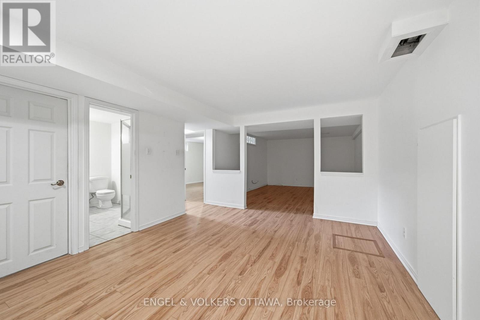 22 Parkside Crescent, Ottawa, Ontario  K2G 3B5 - Photo 16 - X12952202