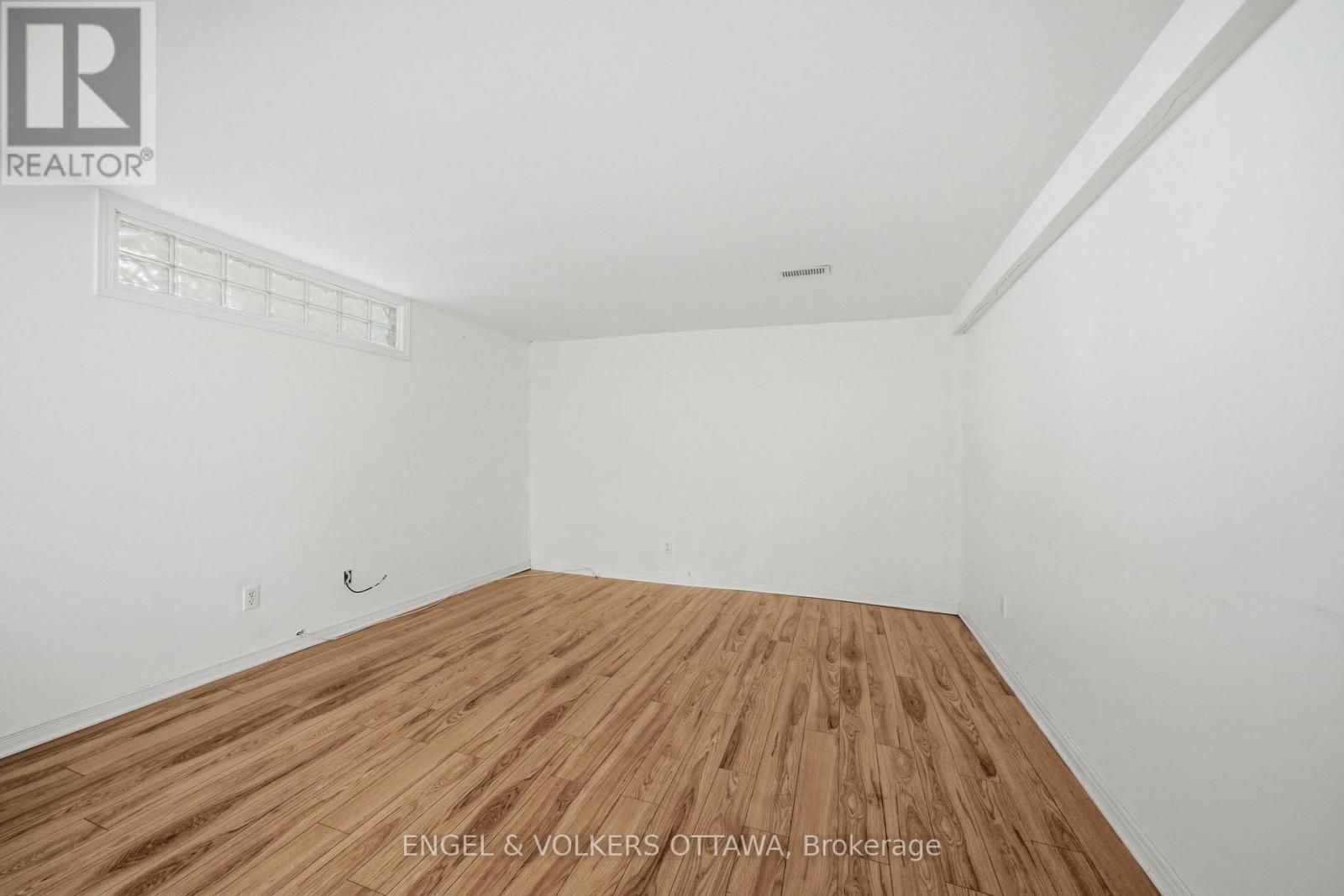 22 Parkside Crescent, Ottawa, Ontario  K2G 3B5 - Photo 17 - X12952202