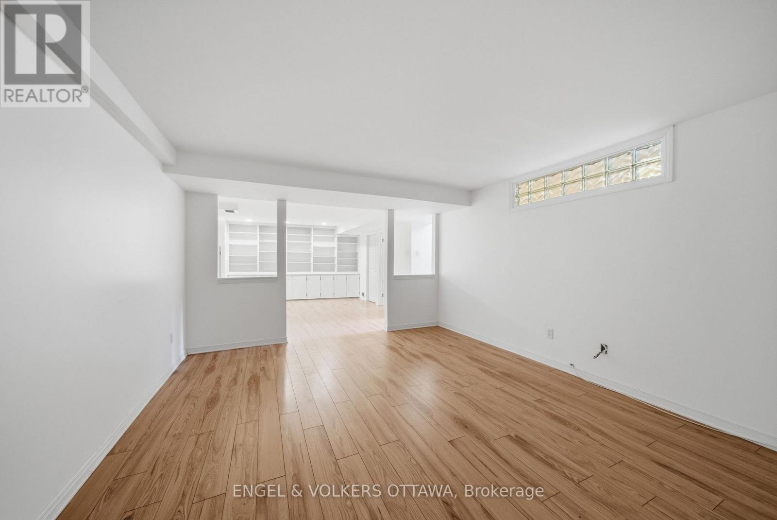 22 Parkside Crescent, Ottawa, Ontario  K2G 3B5 - Photo 18 - X12952202