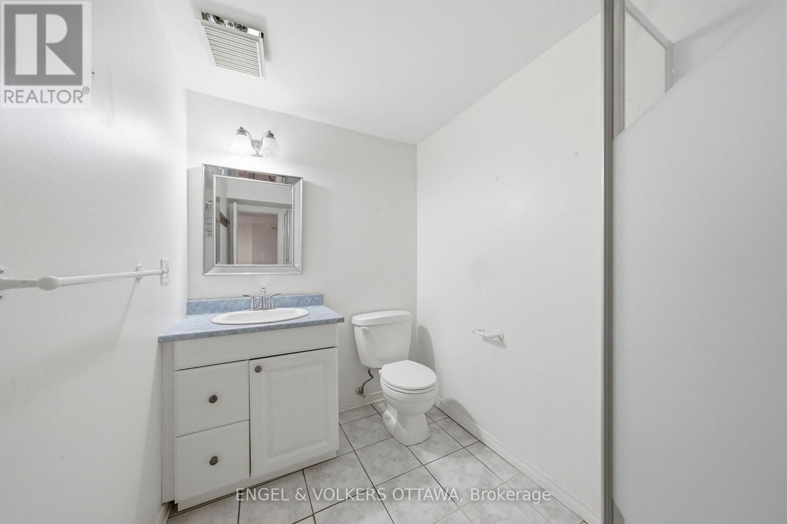22 Parkside Crescent, Ottawa, Ontario  K2G 3B5 - Photo 20 - X12952202