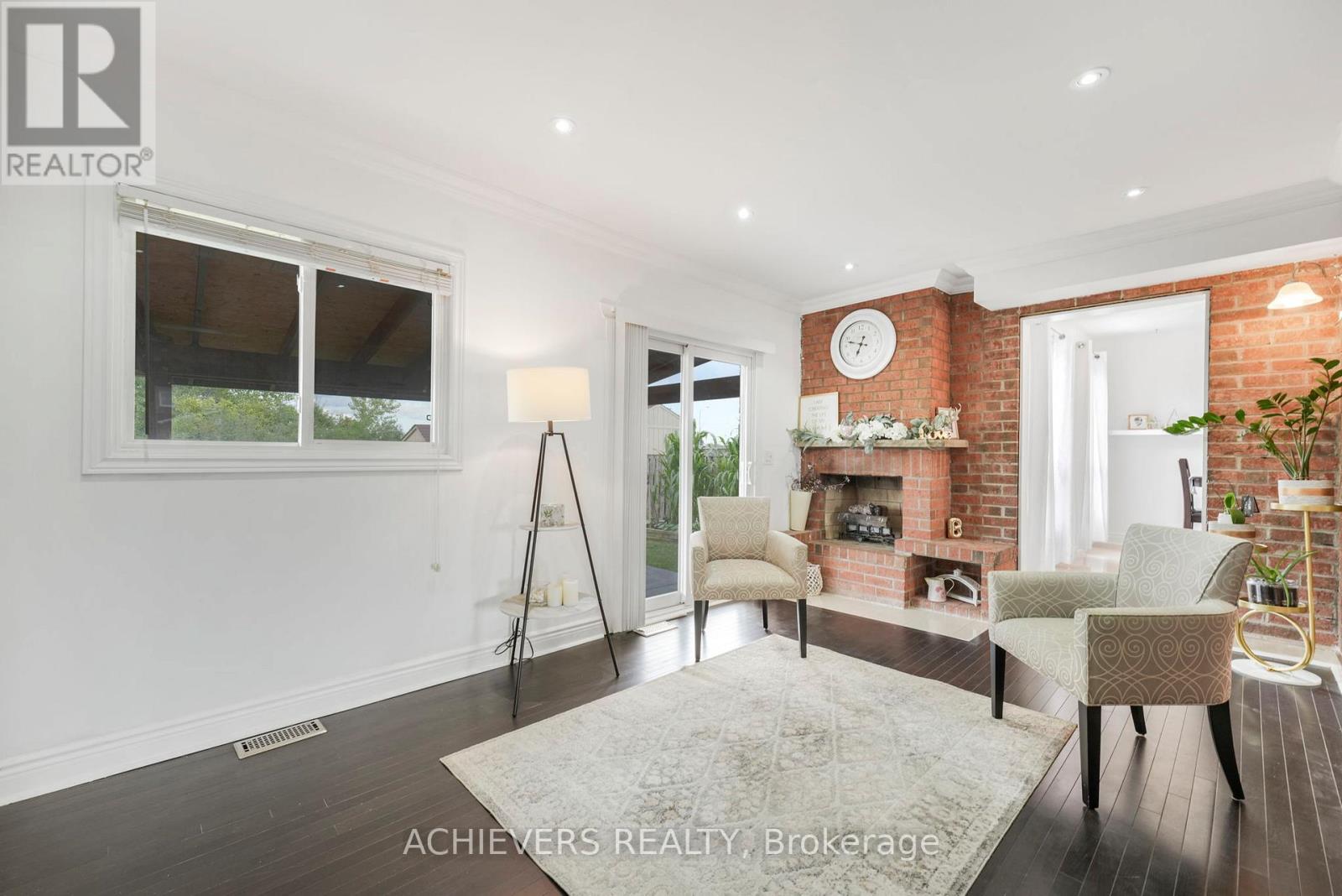 4024 Longo Circle E, Mississauga, Ontario  L4T 4C7 - Photo 11 - W12773266