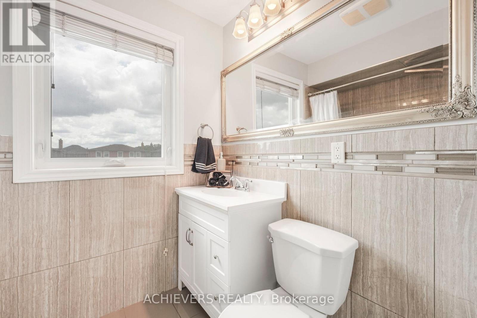 4024 Longo Circle E, Mississauga, Ontario  L4T 4C7 - Photo 29 - W12773266