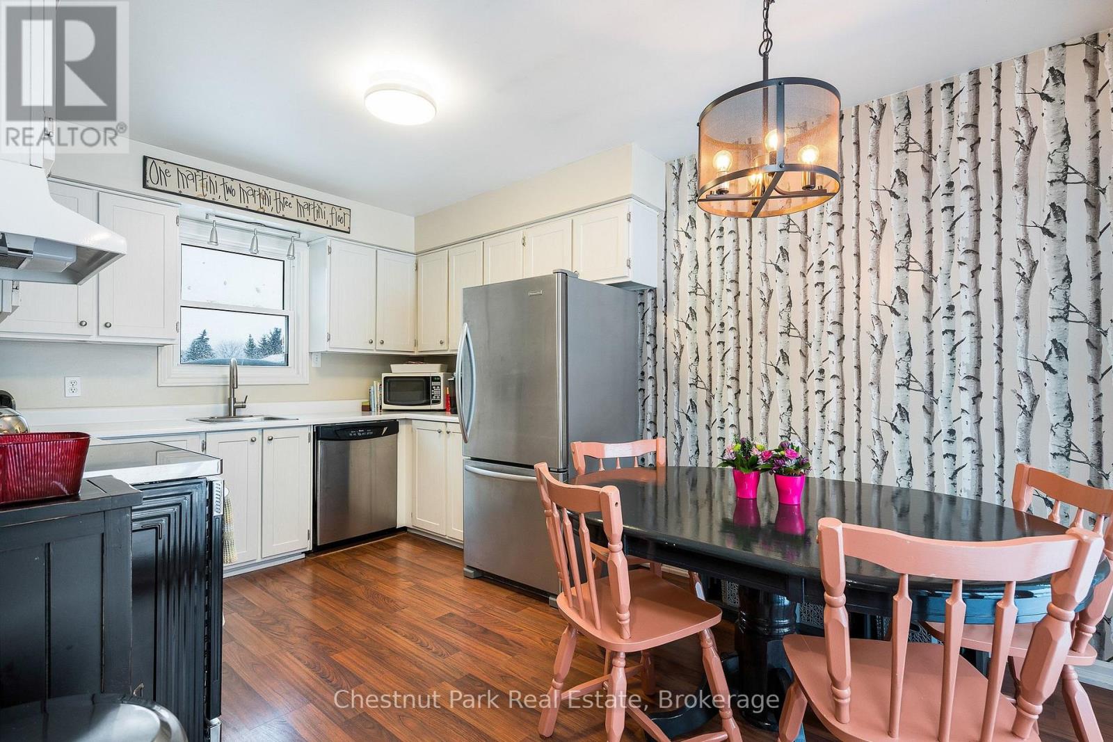 114 Carmichael Crescent, Blue Mountains, Ontario  L9Y 0R3 - Photo 18 - X12941408