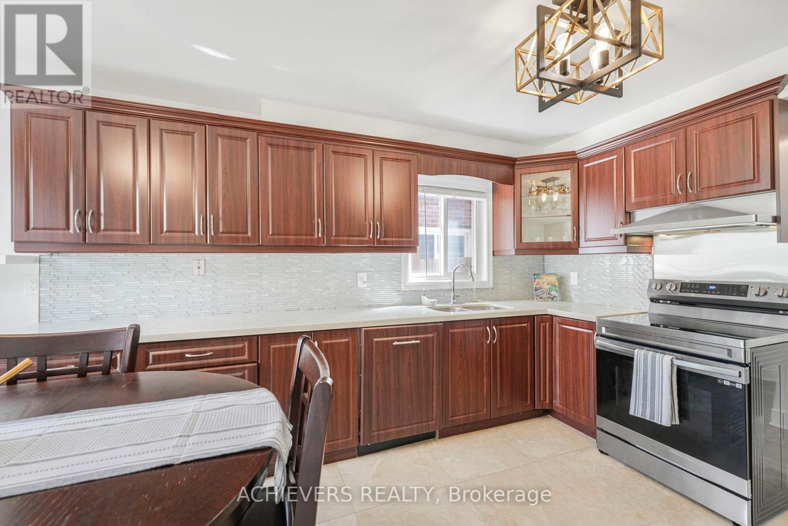 4024 Longo Circle E, Mississauga, Ontario  L4T 4C7 - Photo 13 - W12773266