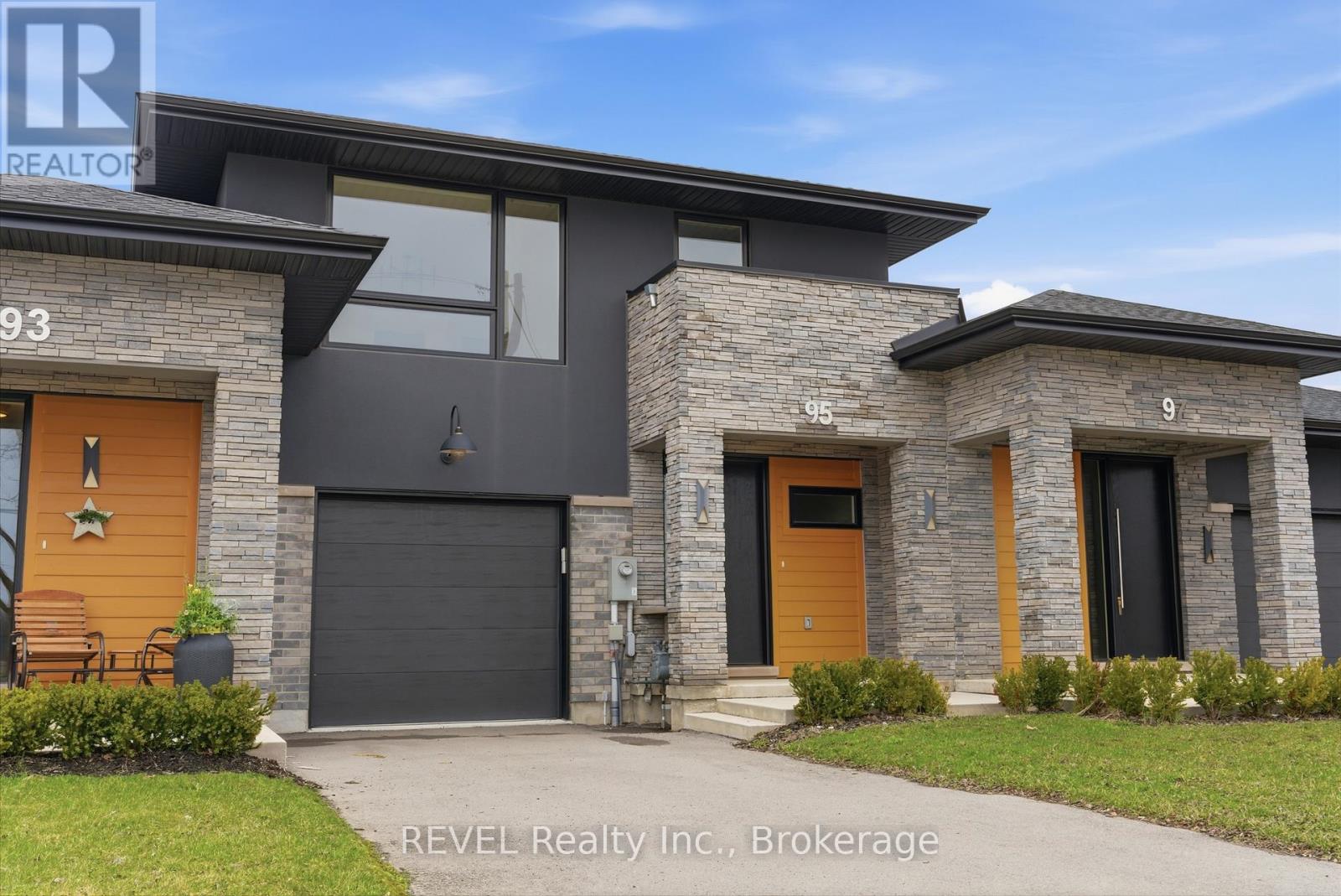 95 Port Robinson Road, Pelham, Ontario  L3B 5N5 - Photo 4 - X12952028