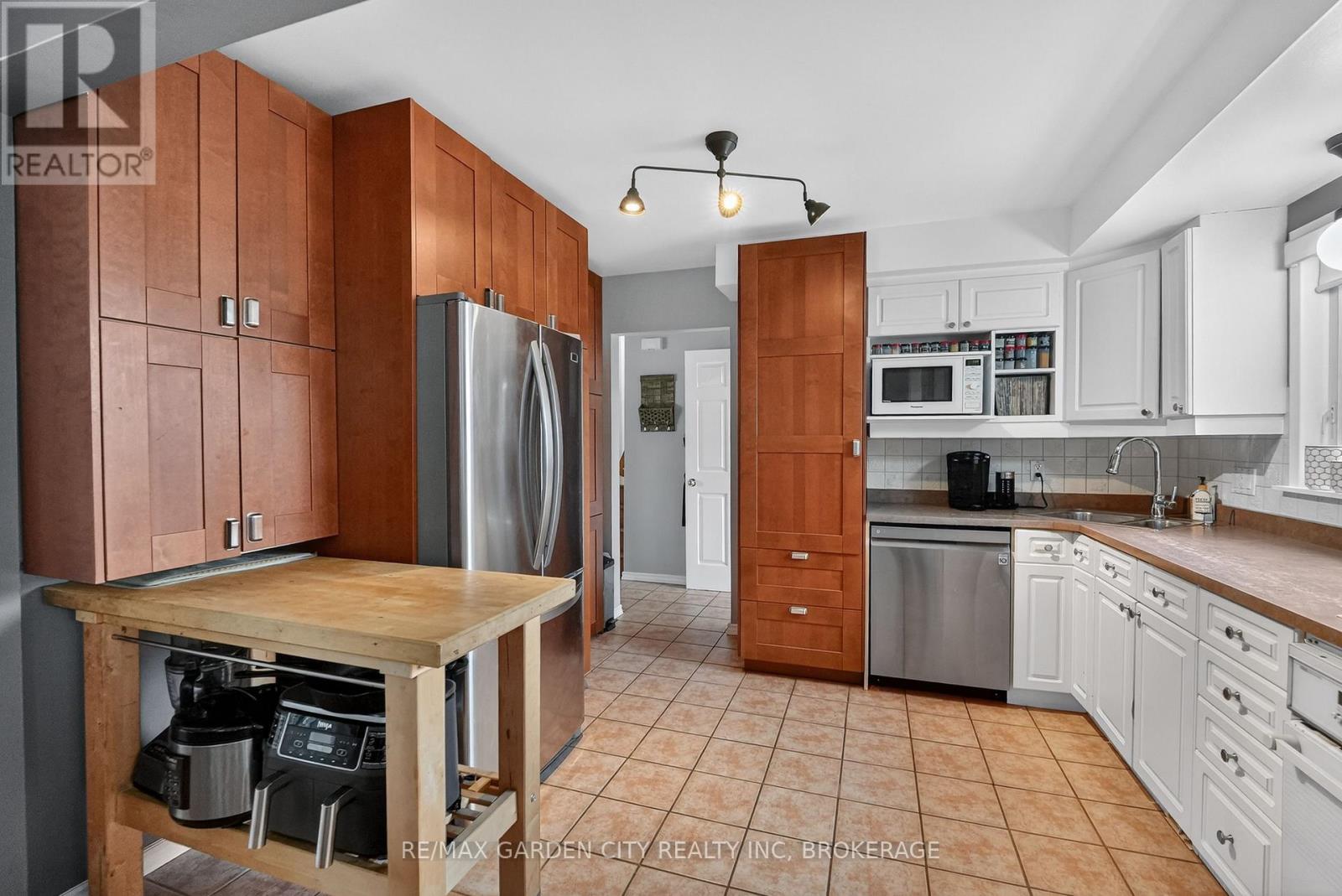 78 Meredith Drive, St. Catharines, Ontario  L2M 6C7 - Photo 14 - X12952180