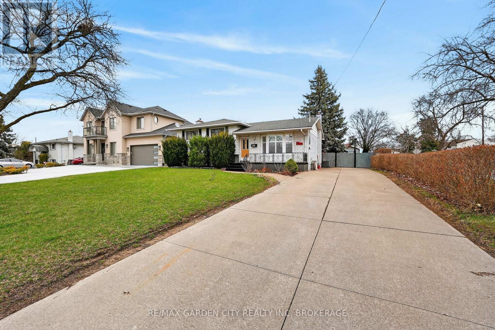 78 Meredith Drive, St. Catharines, Ontario  L2M 6C7 - Photo 4 - X12952180