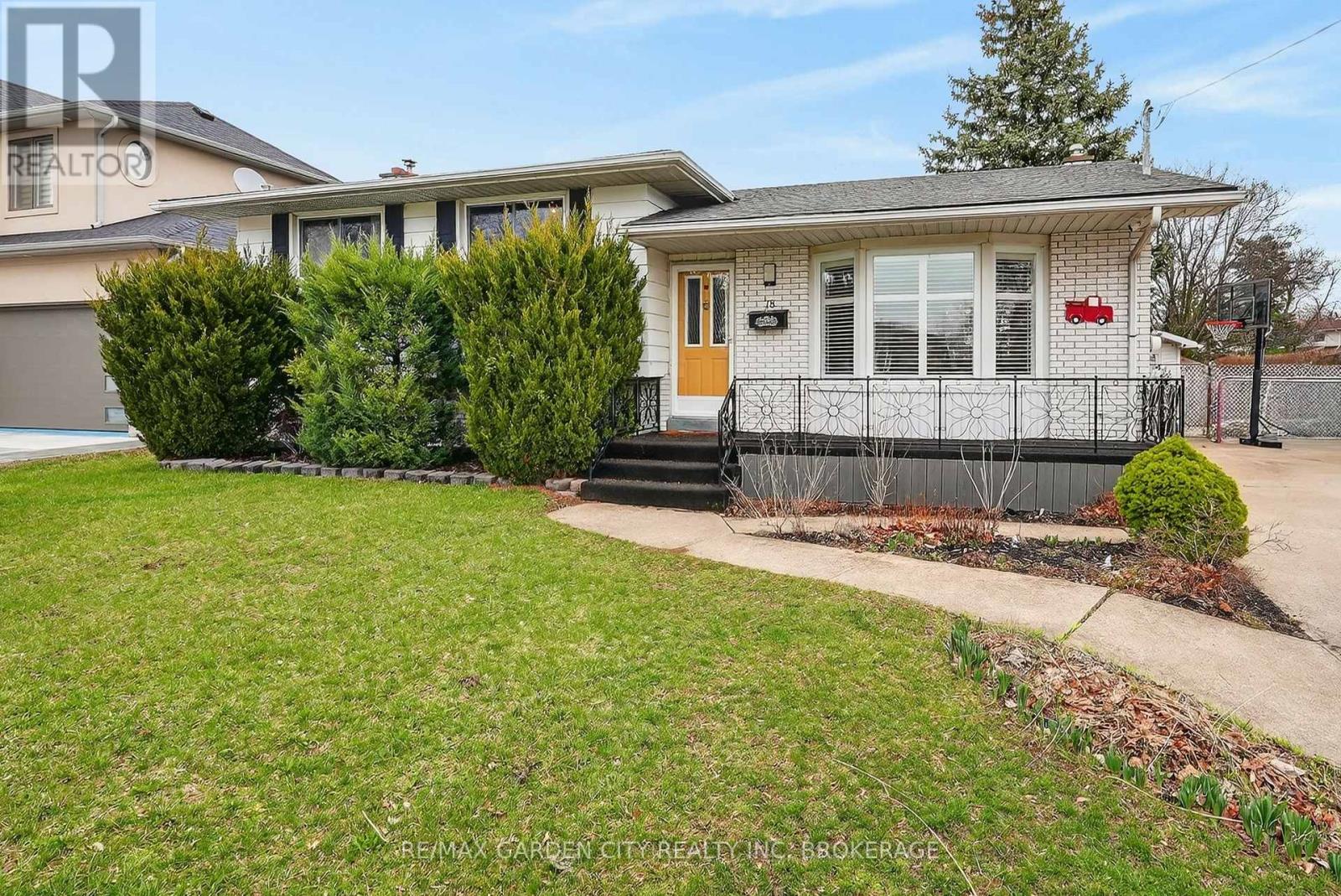 78 Meredith Drive, St. Catharines, Ontario  L2M 6C7 - Photo 5 - X12952180