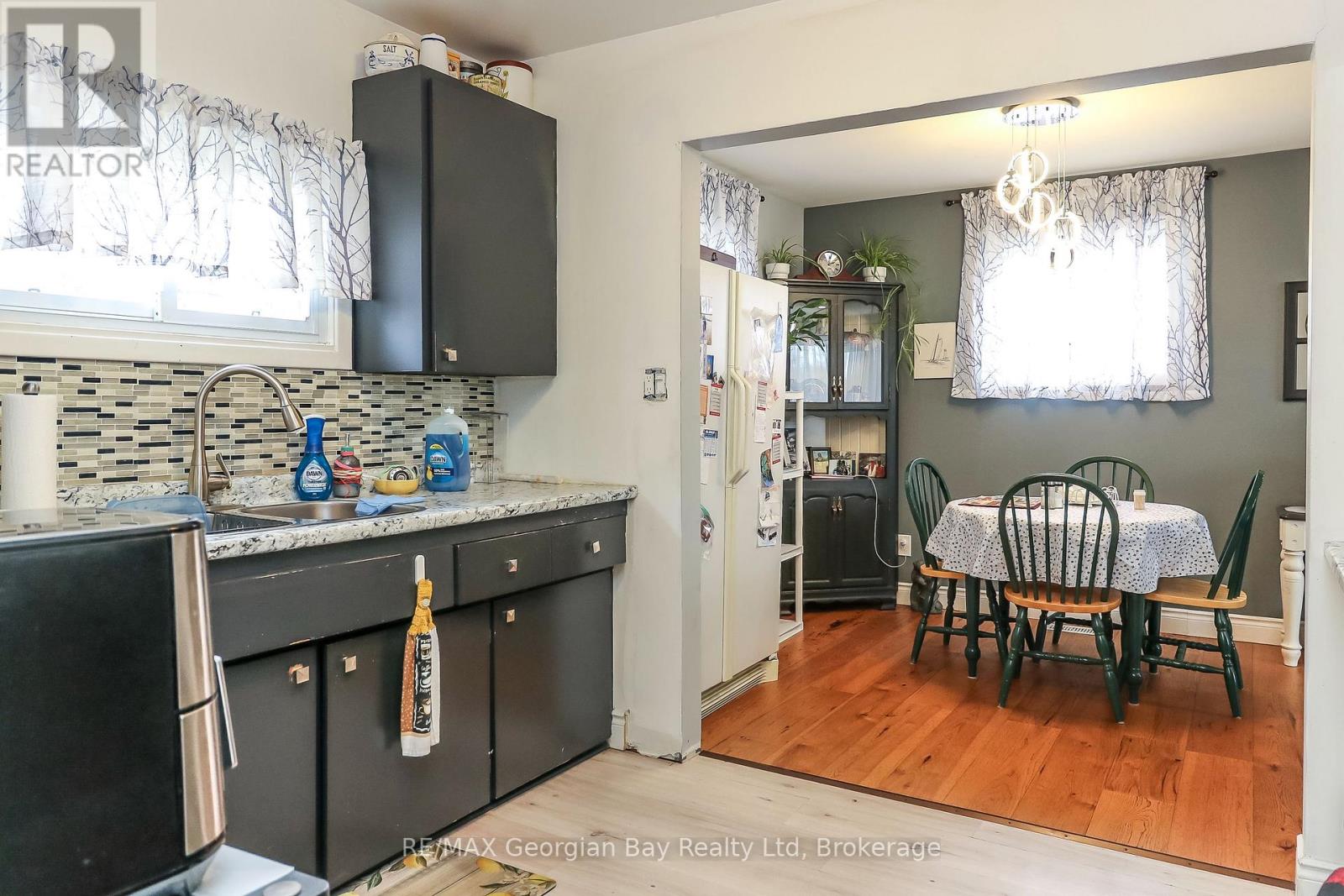 57 Maple Street, Tay, Ontario  L0K 2A0 - Photo 10 - S12951988