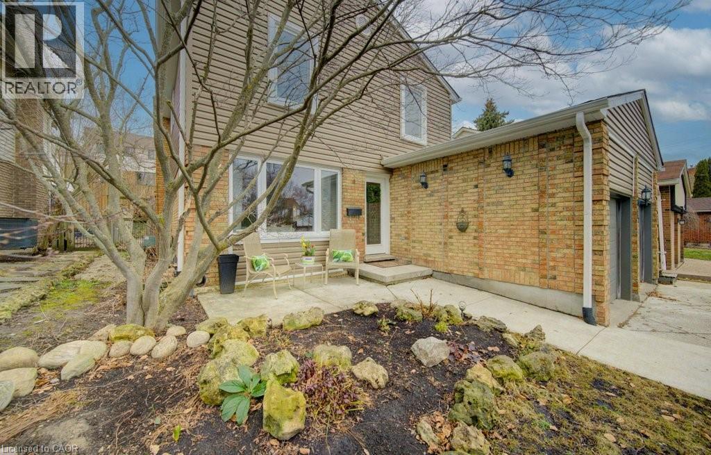 15 Deerwood Crescent, Kitchener, Ontario  N2N 1R4 - Photo 2 - 40817323