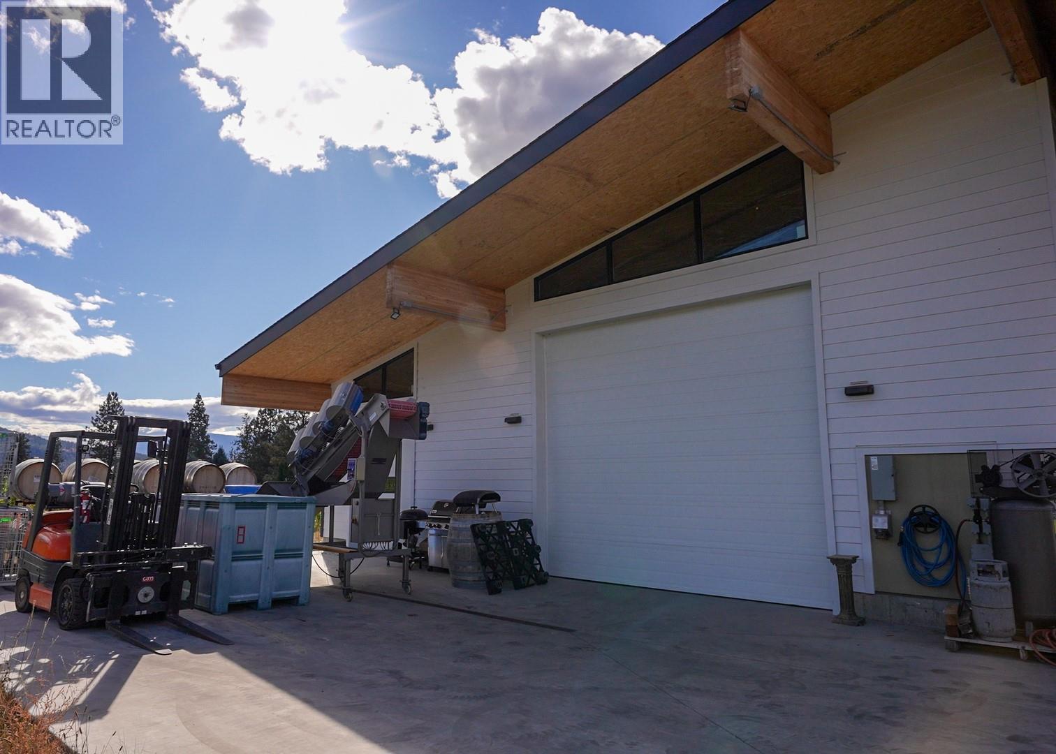 4112 McLean Creek Road Okanagan Falls Photo 4