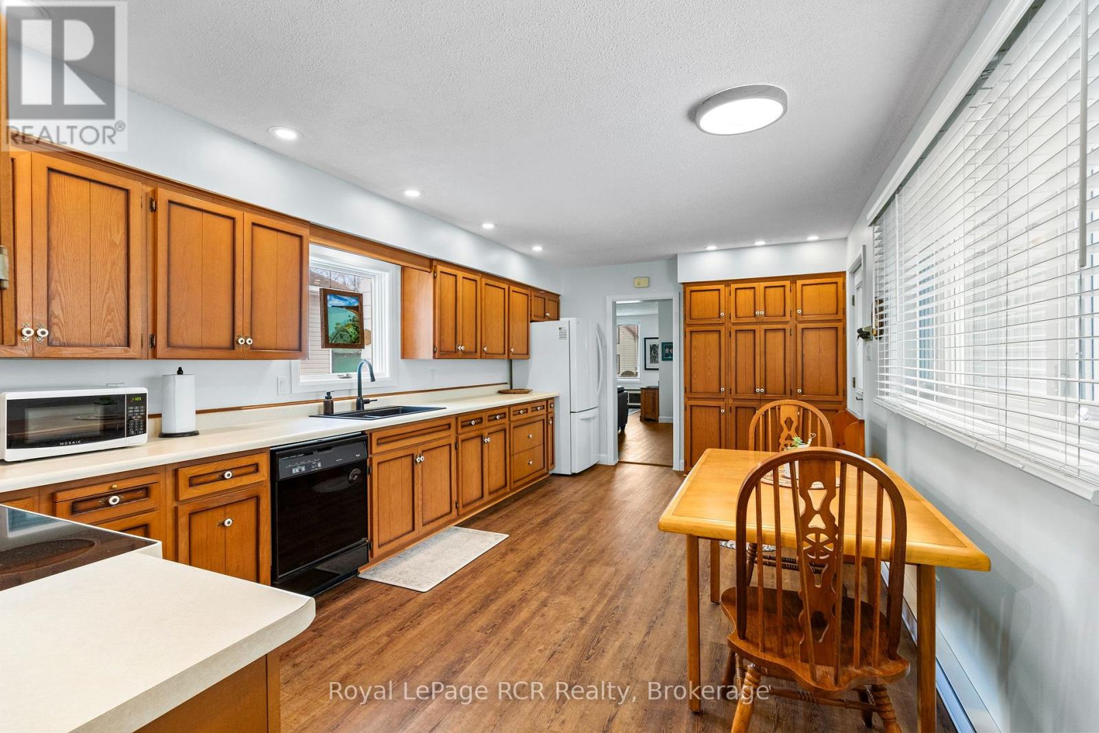 496 Brown Street N, South Bruce Peninsula, Ontario  N0H 2T0 - Photo 10 - X12952242