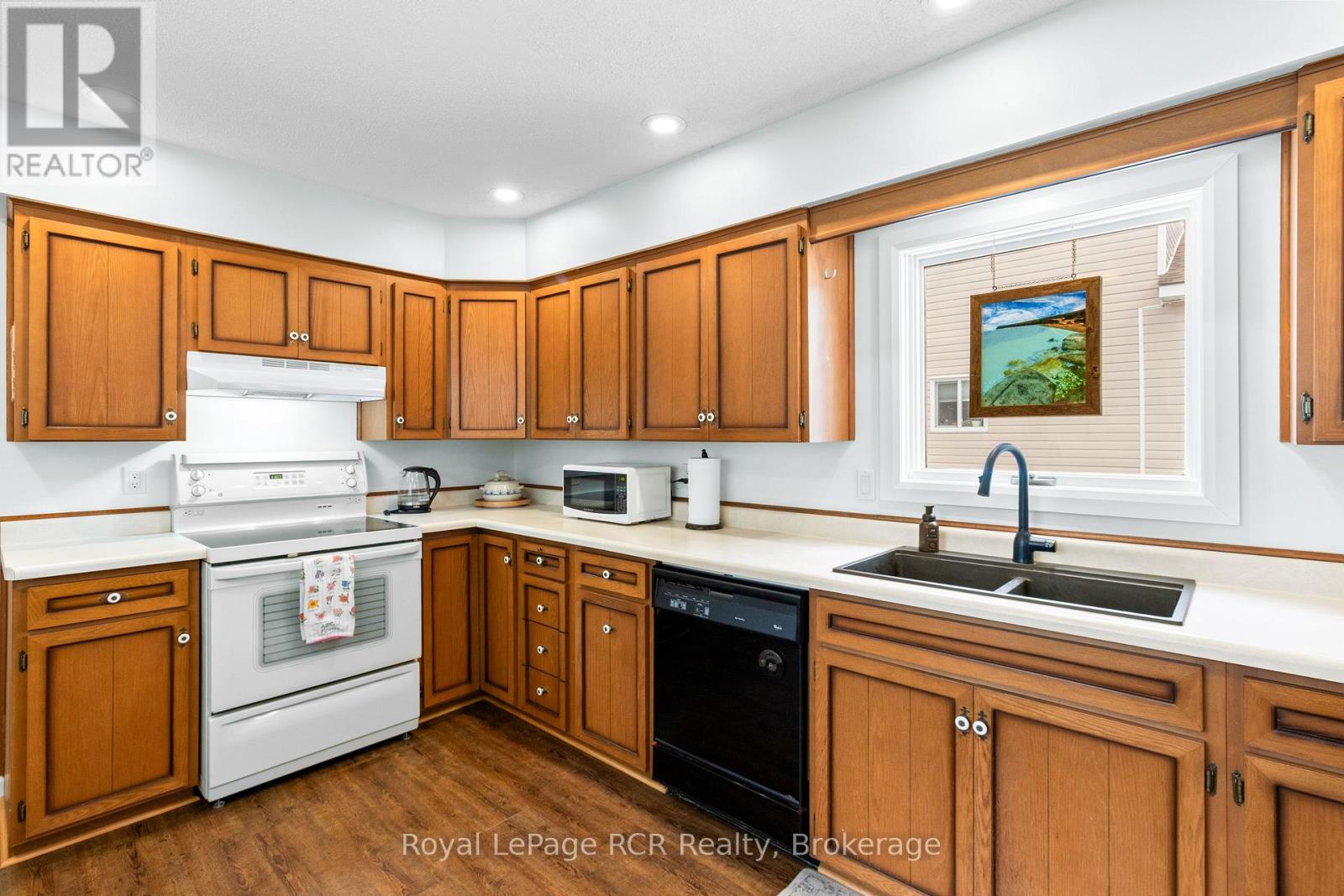 496 Brown Street N, South Bruce Peninsula, Ontario  N0H 2T0 - Photo 8 - X12952242